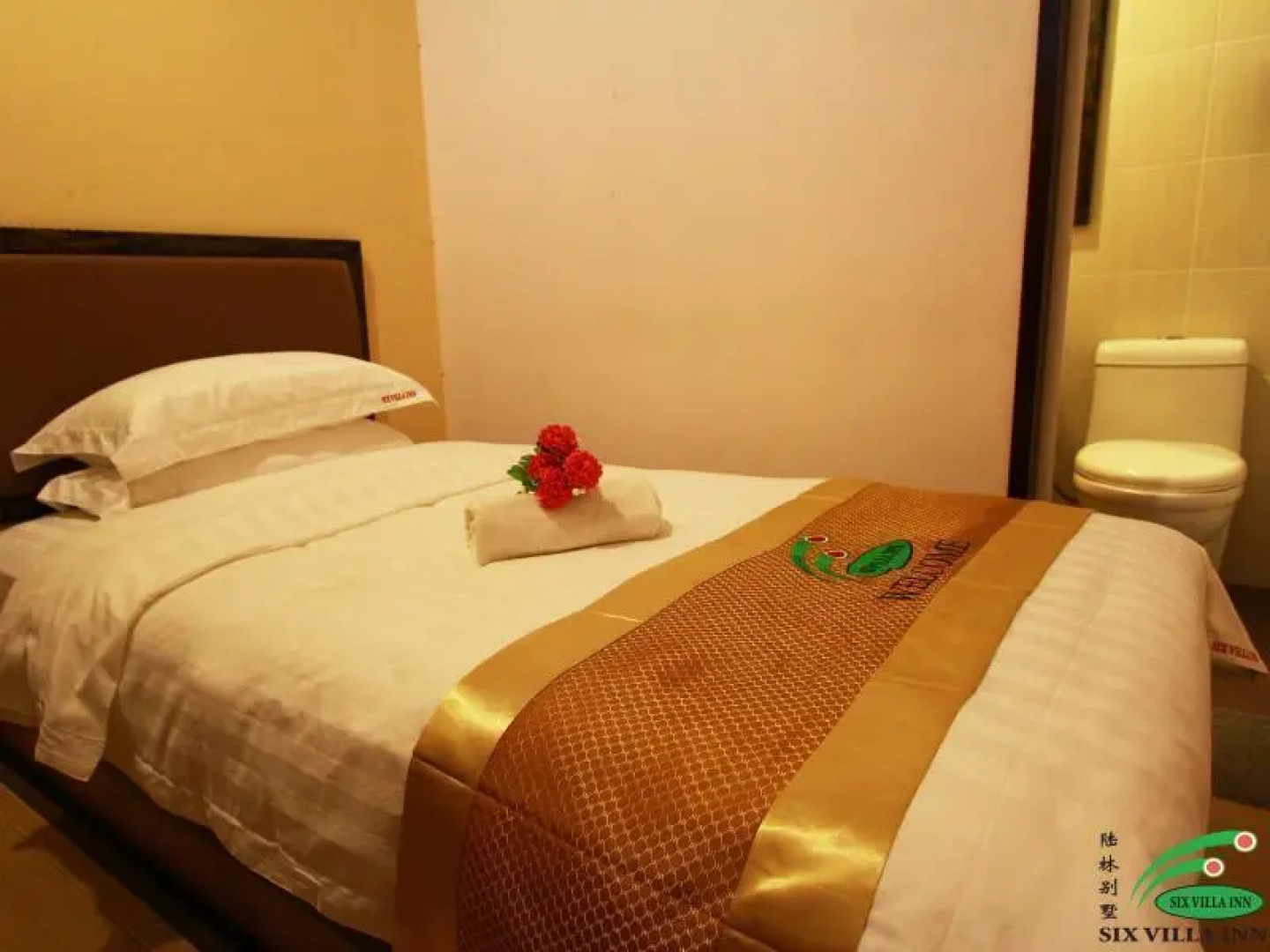 Six Villa Inn