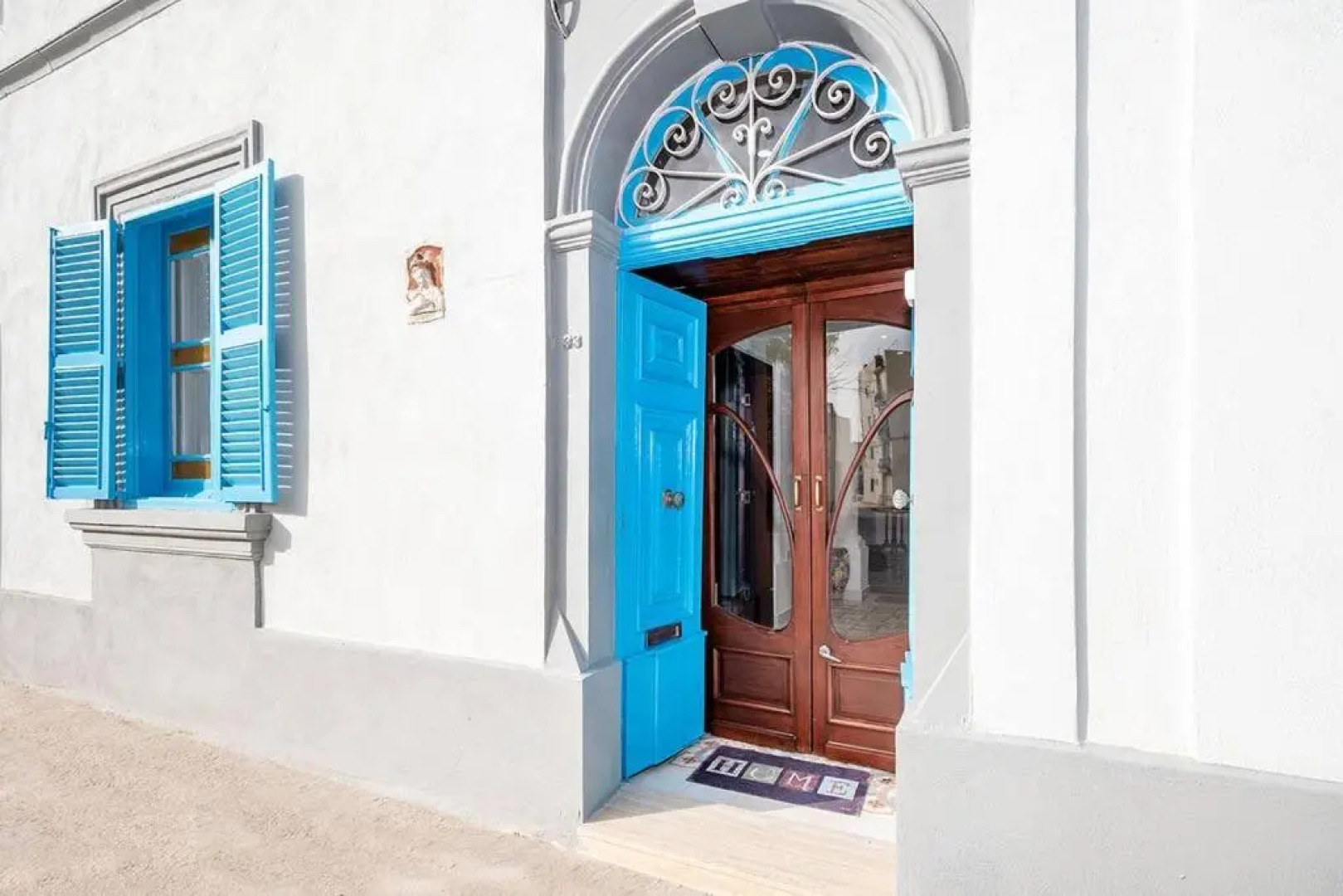 Traditional 3 bedroom home with hot tub (NEW)