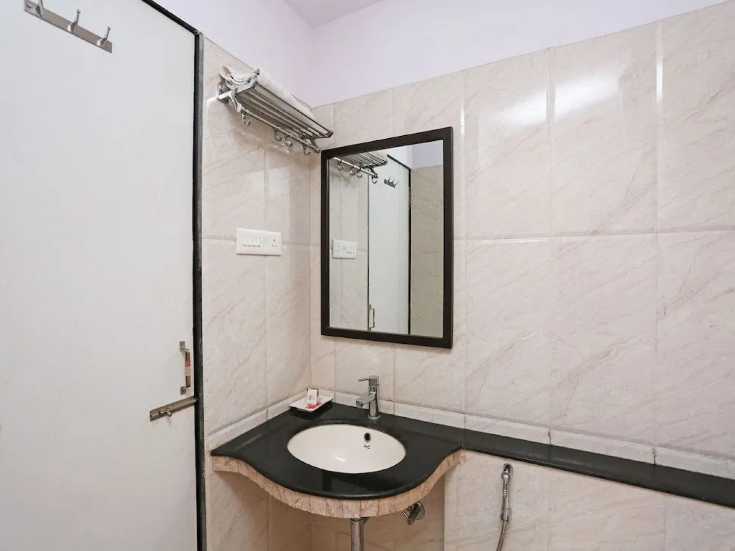 OYO 22040 Hotel Central Plaza