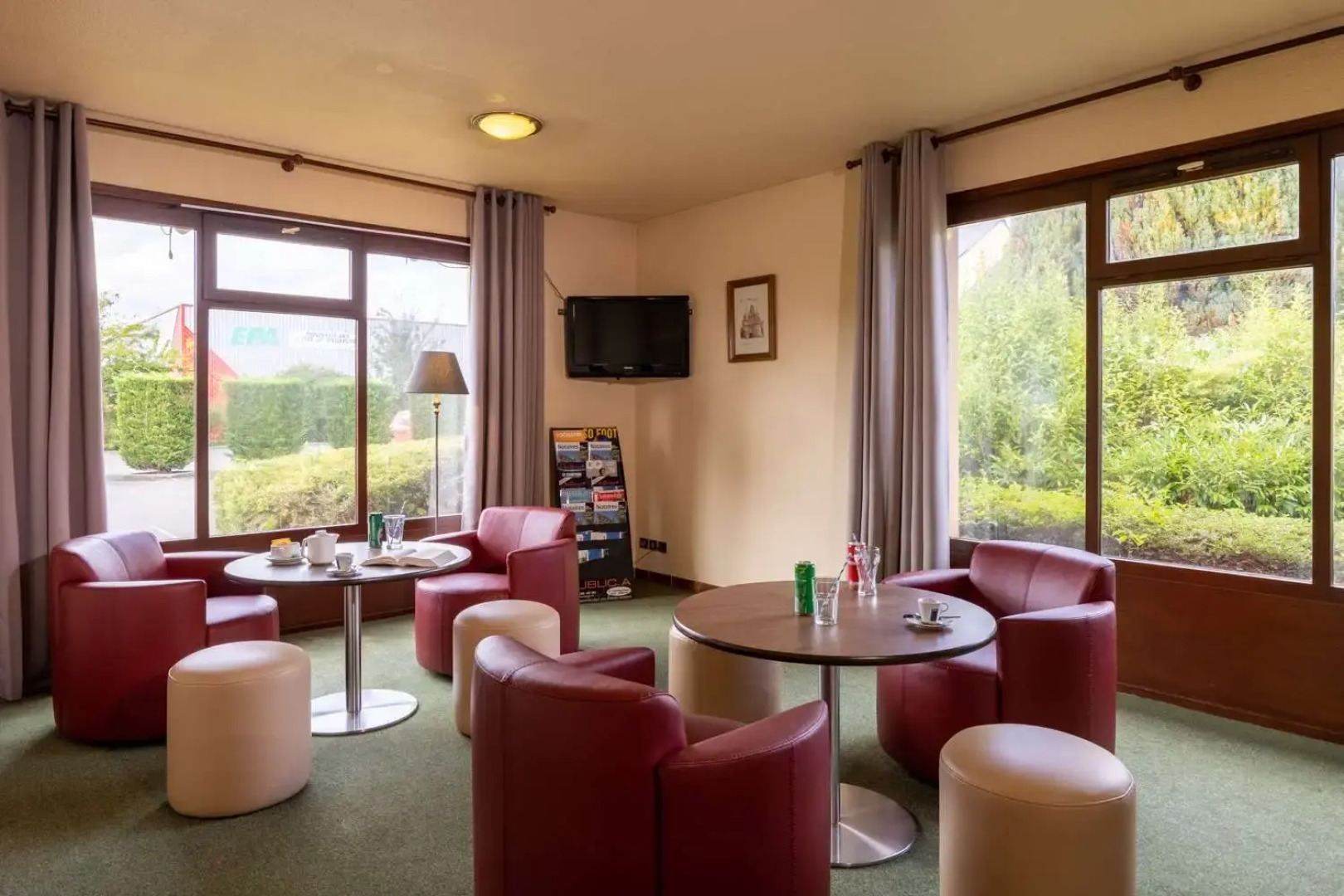 Le 2 by HOTEL AKENA LA FERTE BERNARD