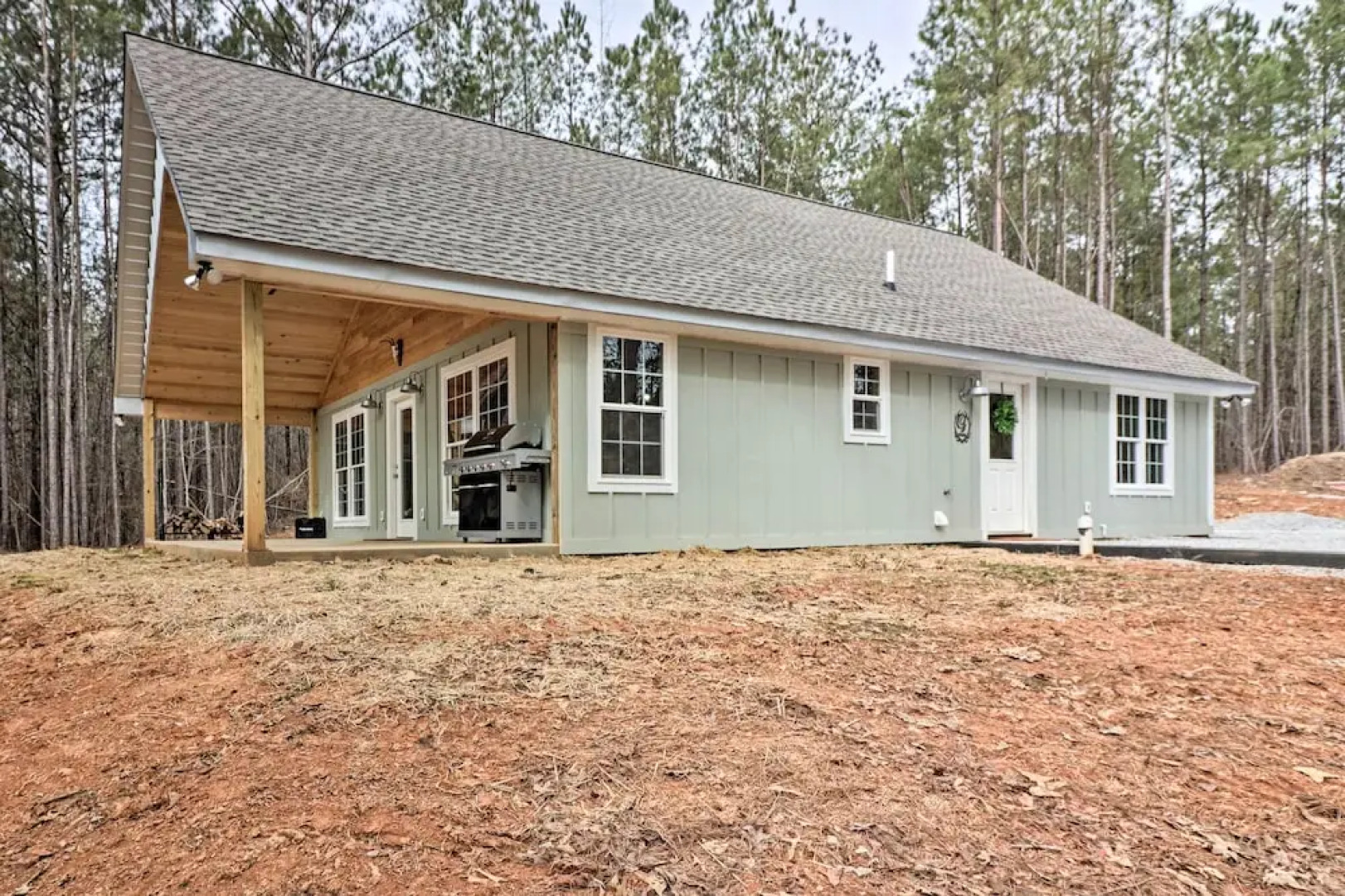 Peaceful Family Cabin on 10 Acres w/ Game Room!