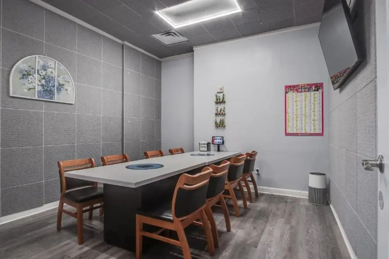 Cottonwood Suites Savannah Hotel & Conference Center