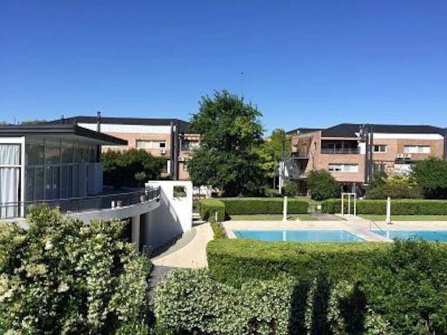 Apartamento en Country Pilar Visitantes