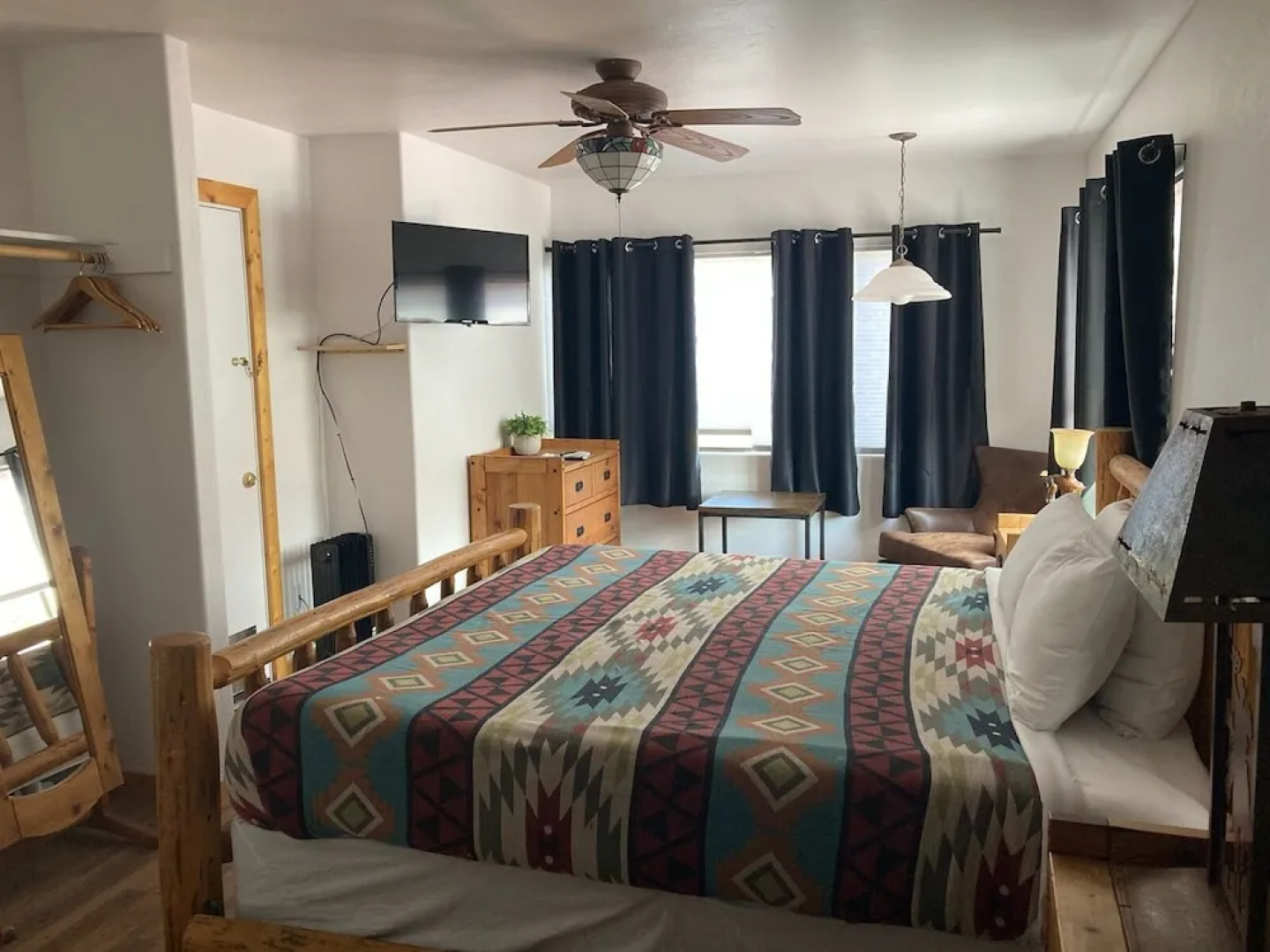 Creekside Lodge and Cabins