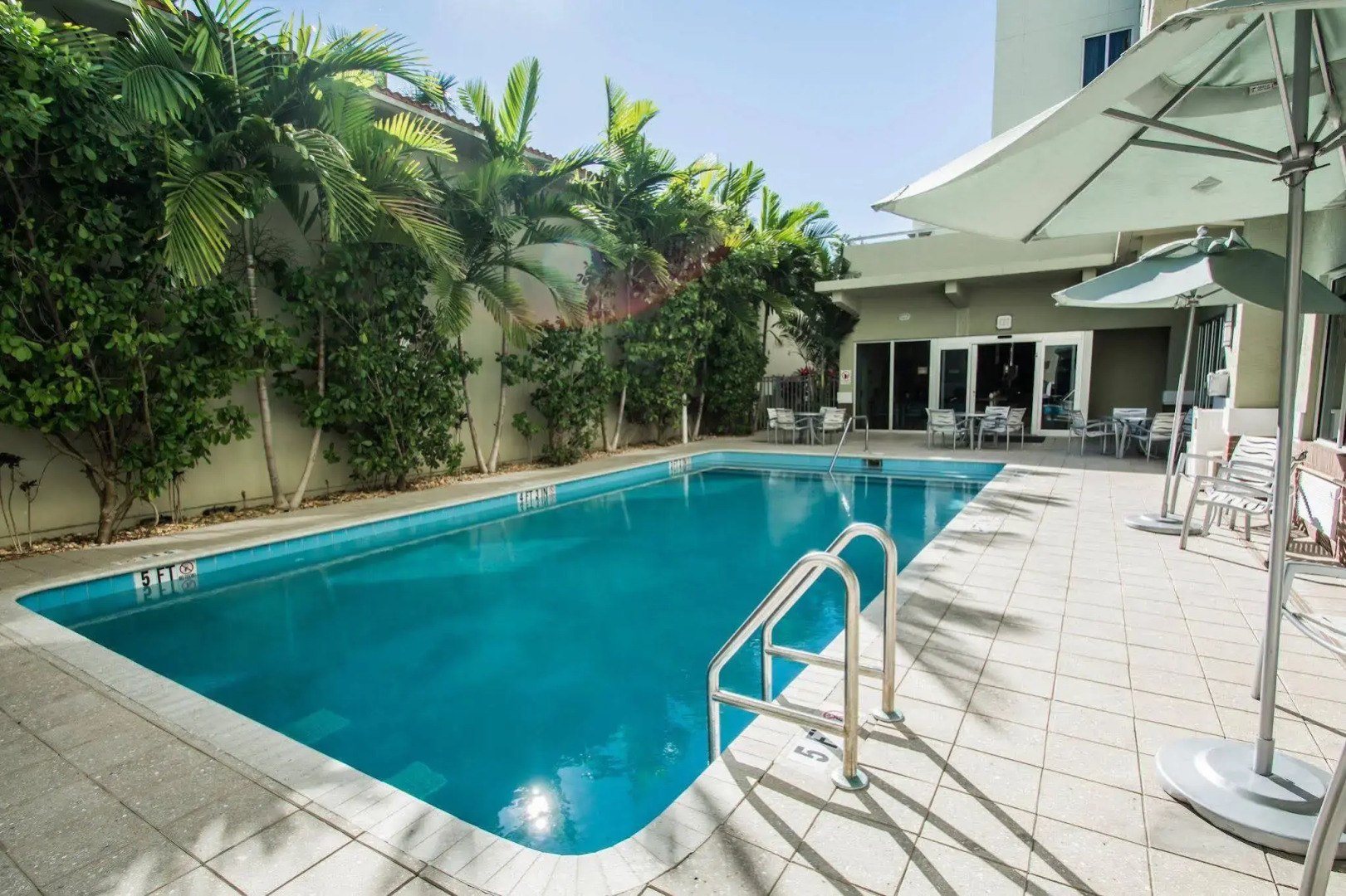 Comfort Suites Miami Airport North