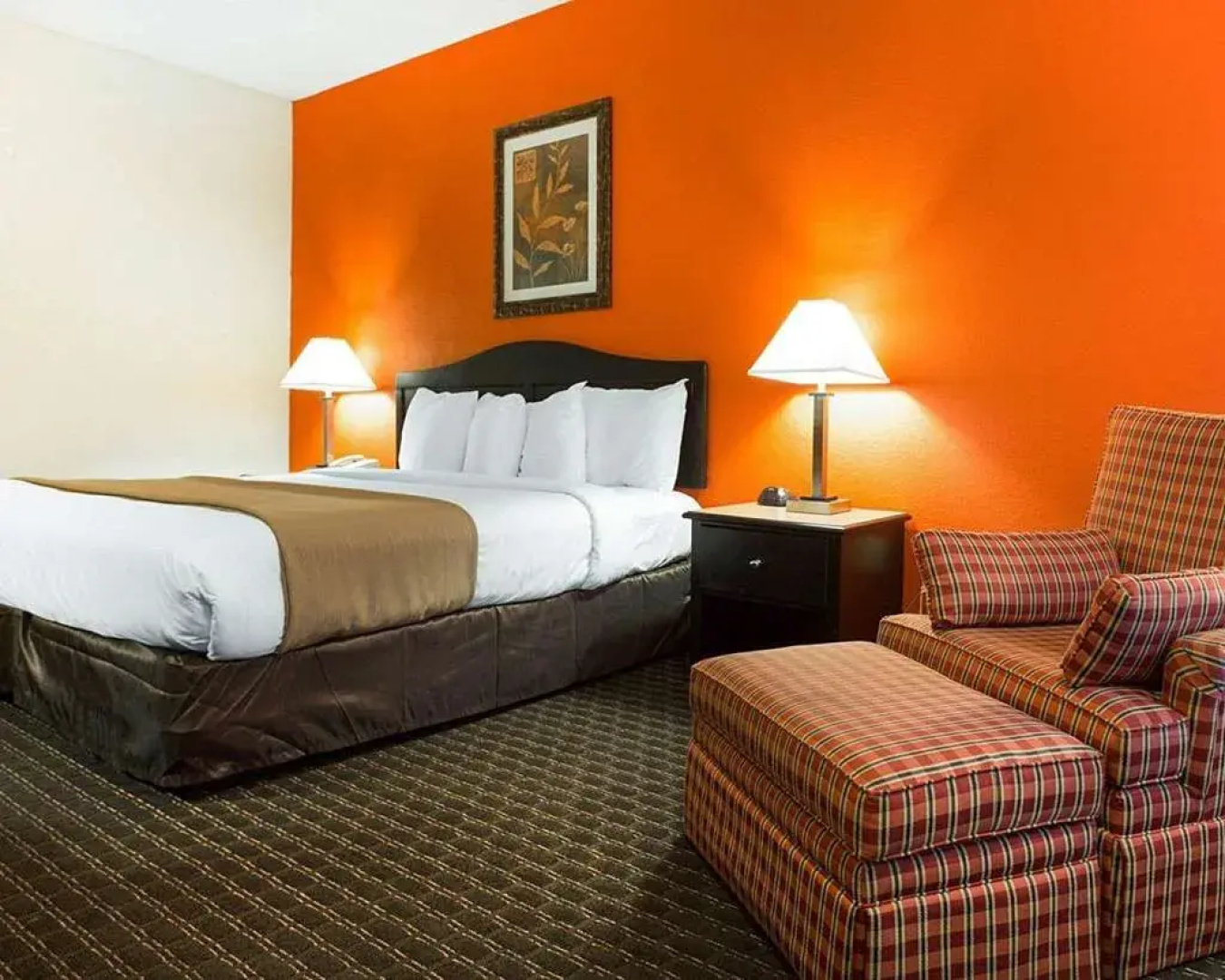 Quality Inn & Suites At Six Flags