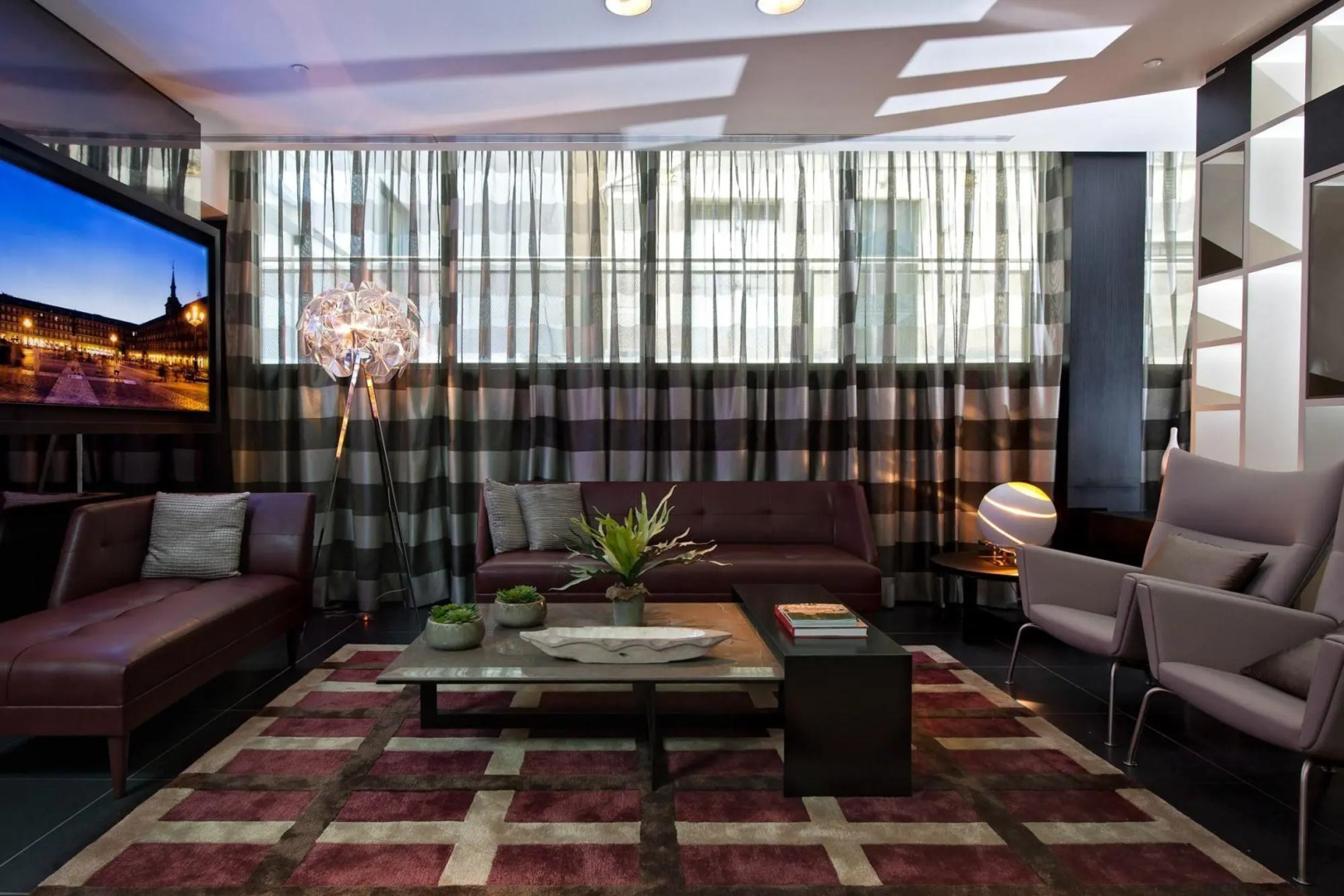 Отель Eurostars Plaza Mayor