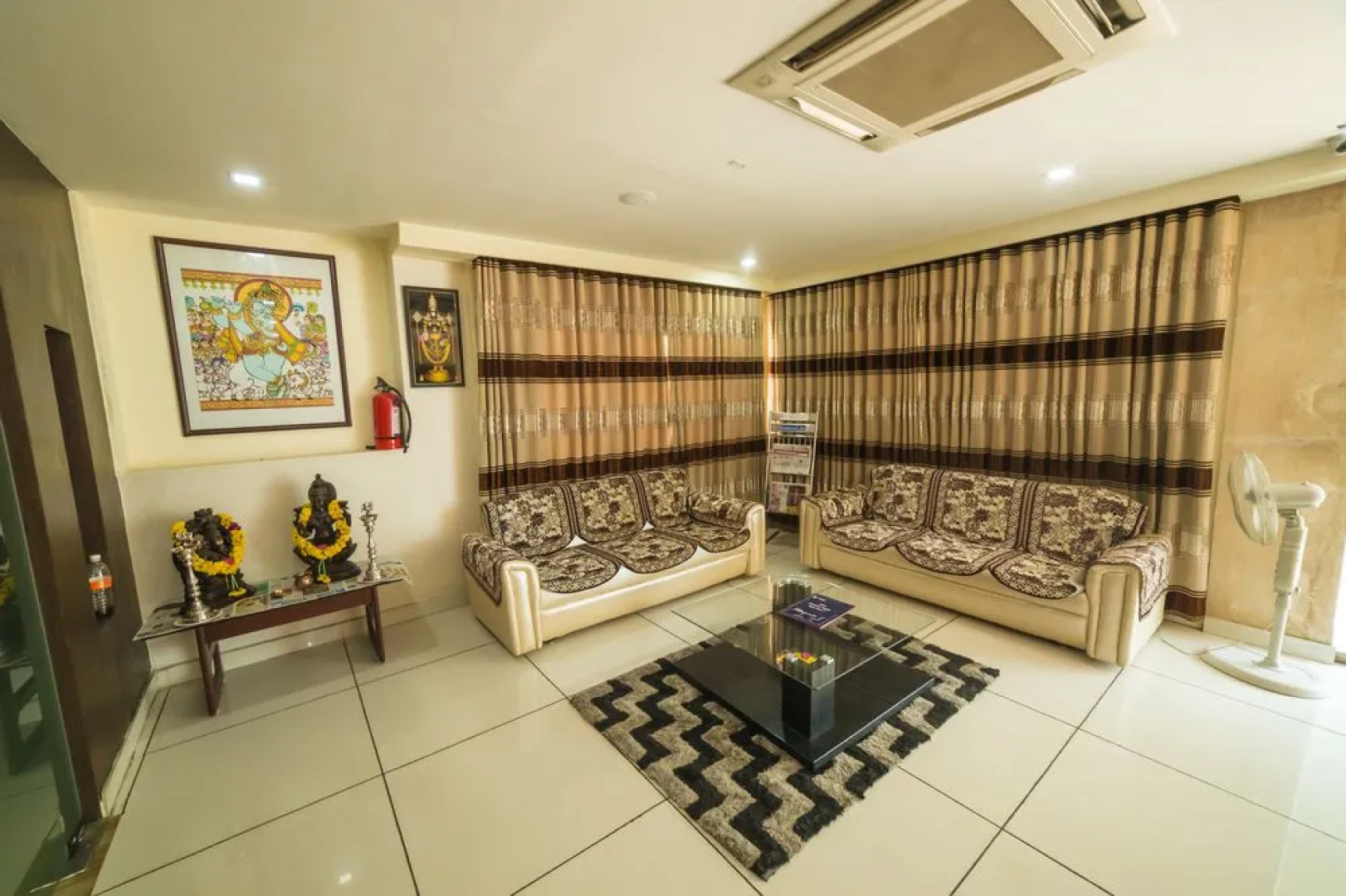 OYO 1774 Hotel Keerthi's Anupama