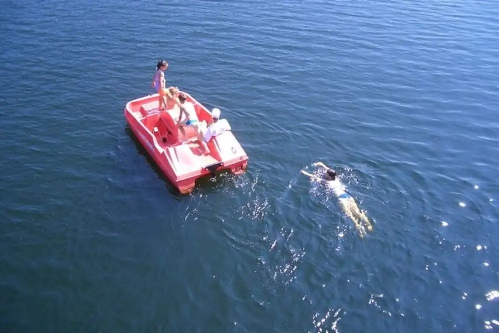 Scenic Villa Near Lake View