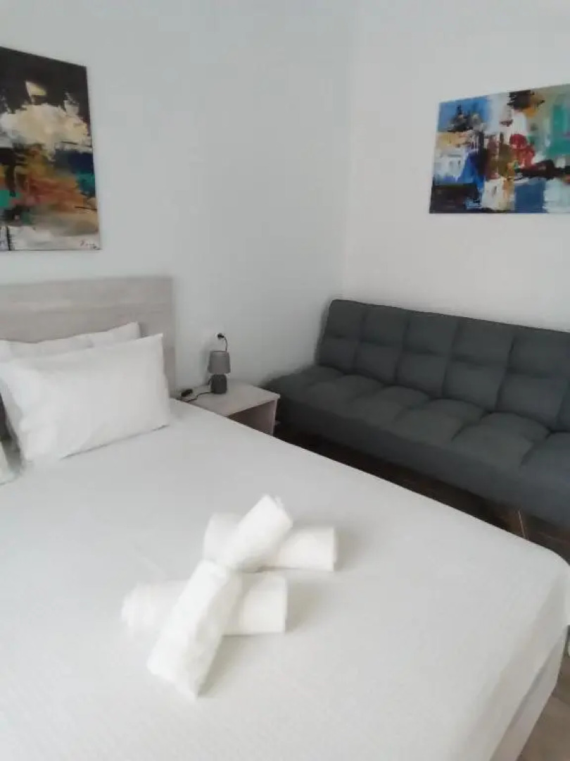 Thomas House near the beach