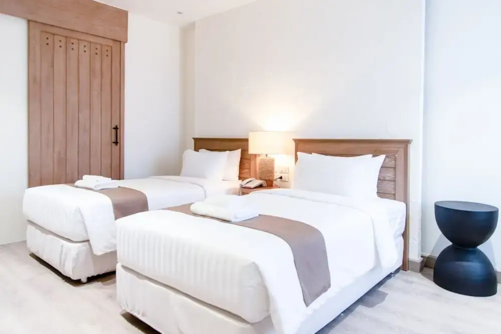 Saksiam Lakeside Resort