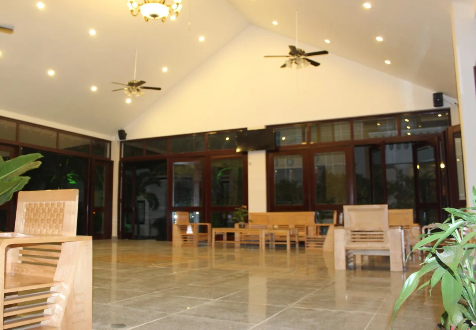 GM Doc Let Beach Resort & Spa