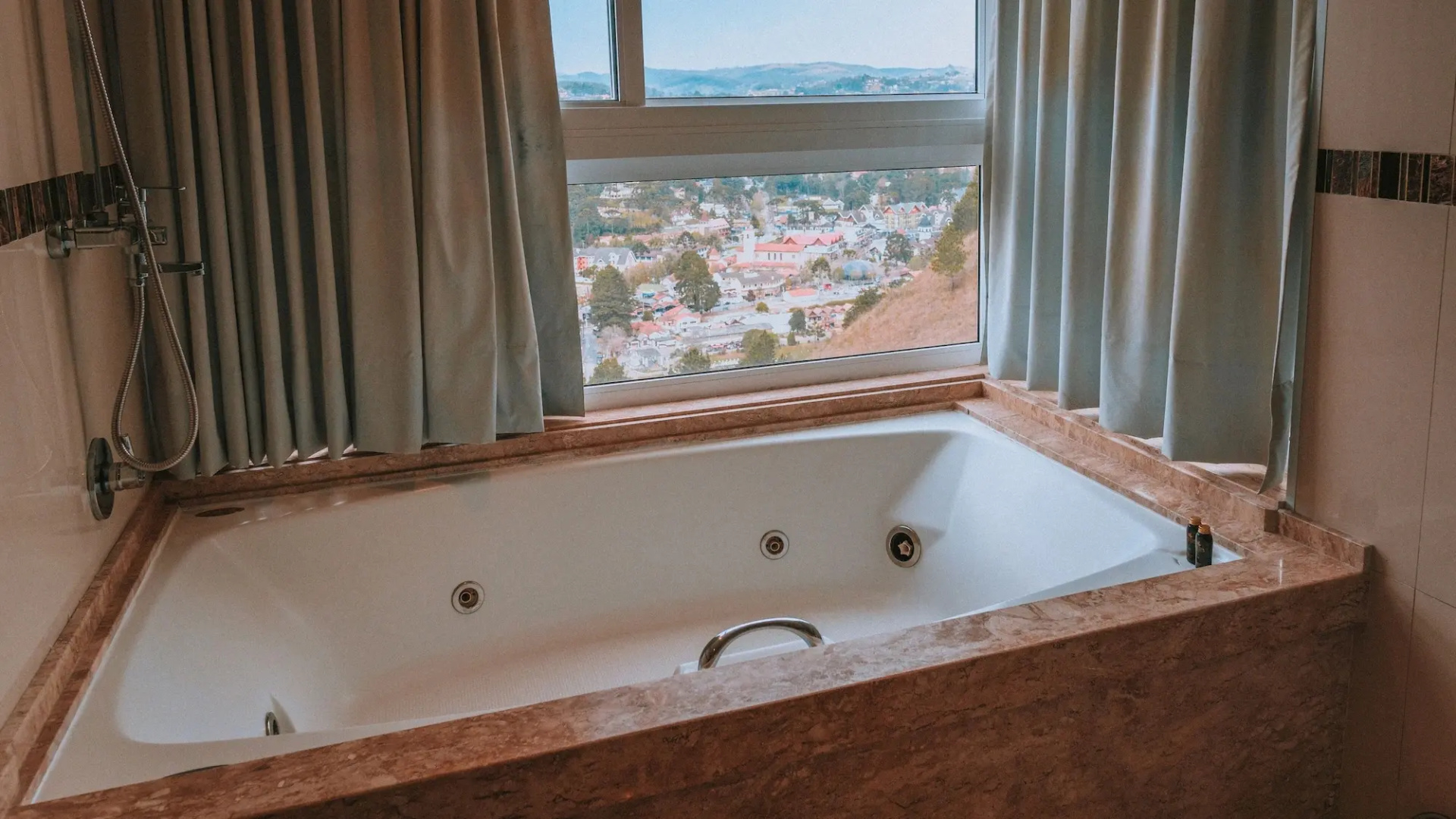 Chris Wellness Resort Hotel