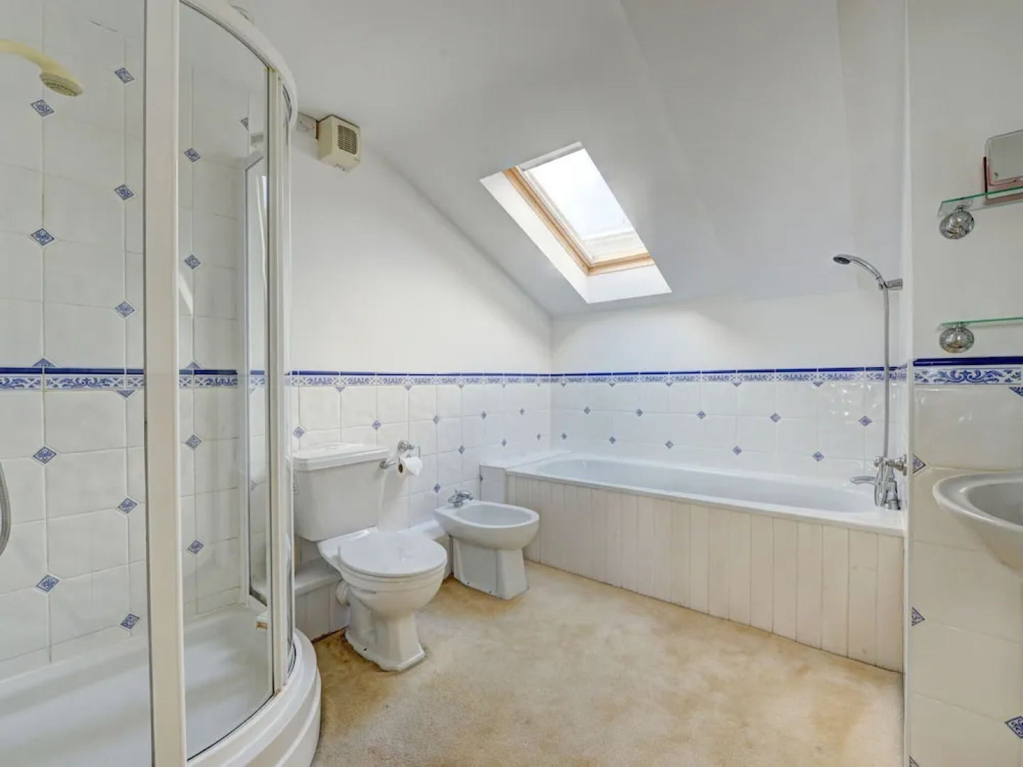 Wonderful Holiday Home With Beautiful Views and Sliding Doors to a Luxury Terrace