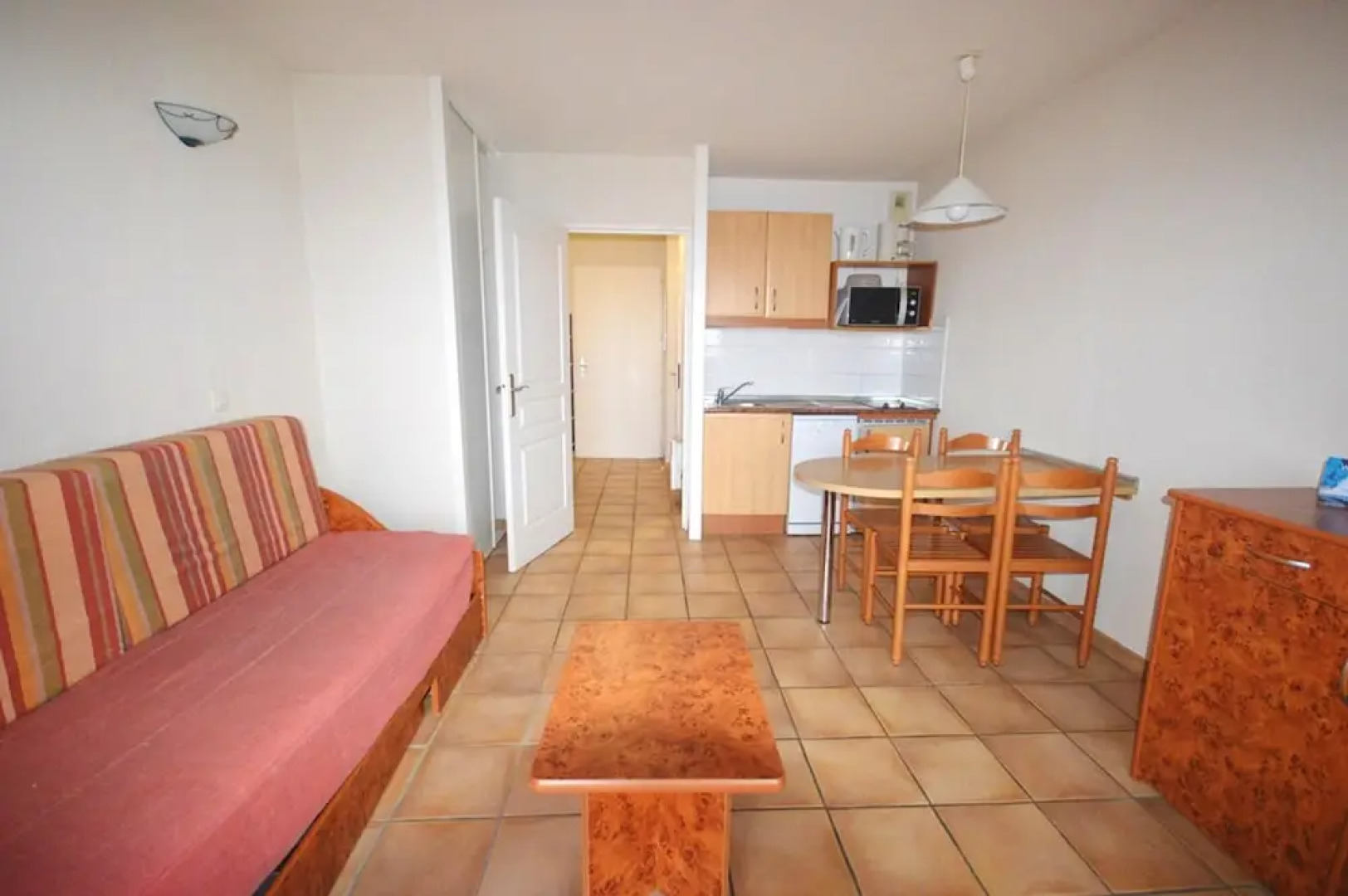 Studio in Ciboure, With Wonderful sea View, Shared Pool, Furnished Balcony - 300 m From the Beach