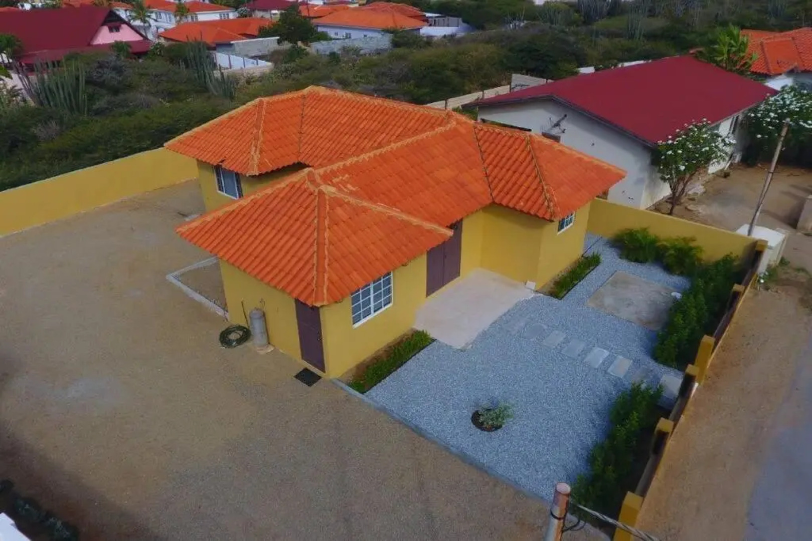 Roncado Cheerful-3 Bedroom Home Aruba