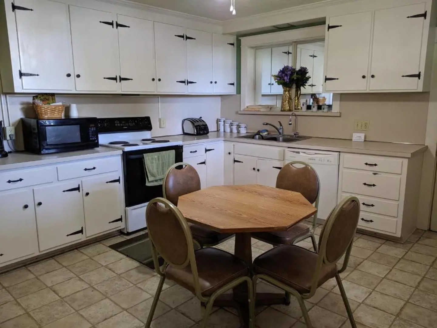 Spruce Lane Lodge and Cottages