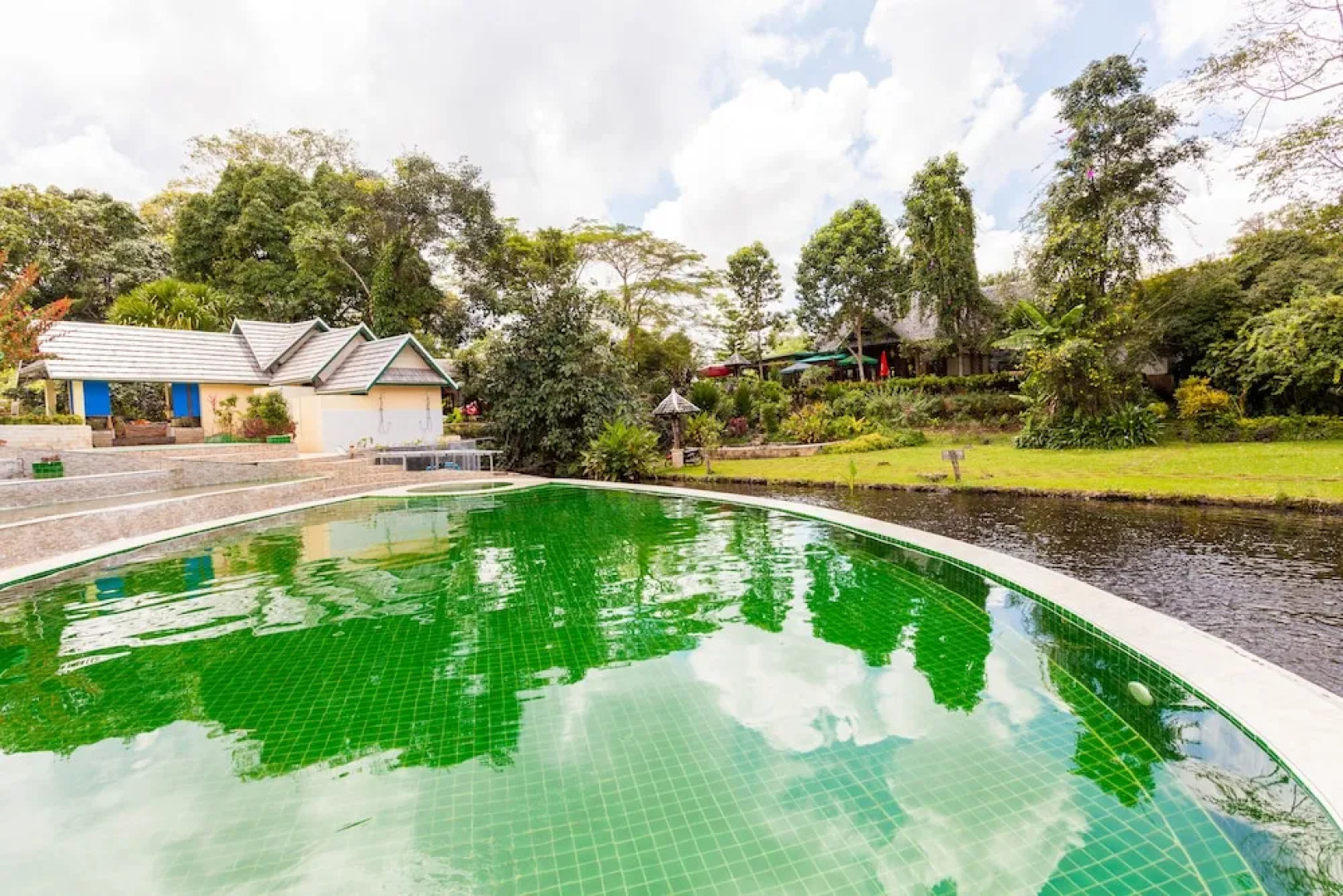 Sinouk Coffee Resort