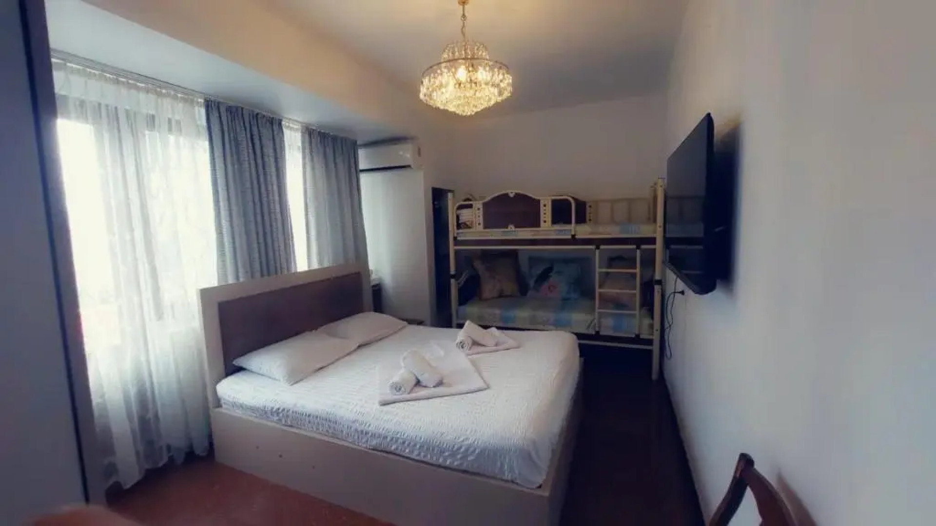 On Khimshiashvili Apartment