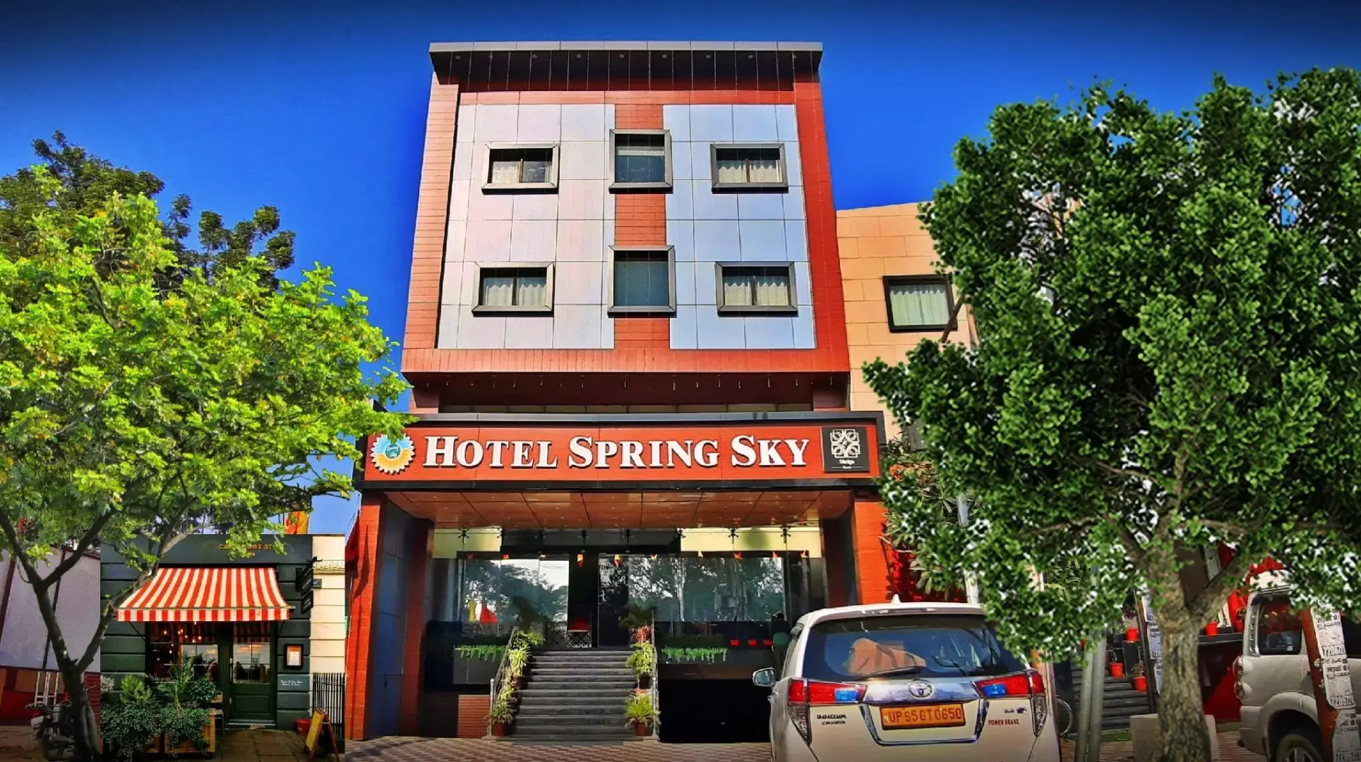 Spring Sky Mughalsarai by ShriGo Hotels