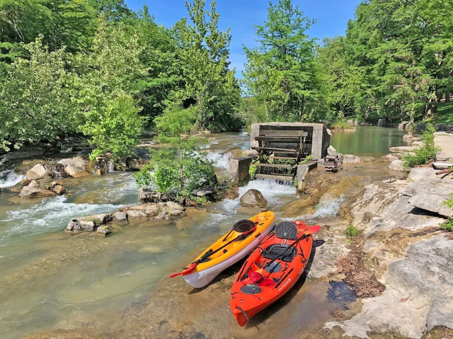 Maverick's River Retreat 3 Bedrooms 2 Bathrooms Home