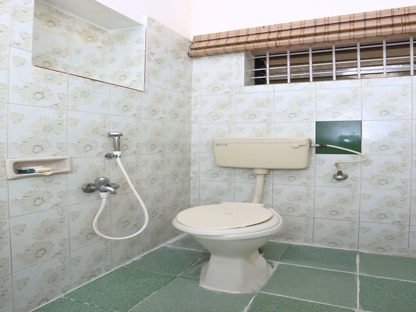 OYO 7030 Four Seasons