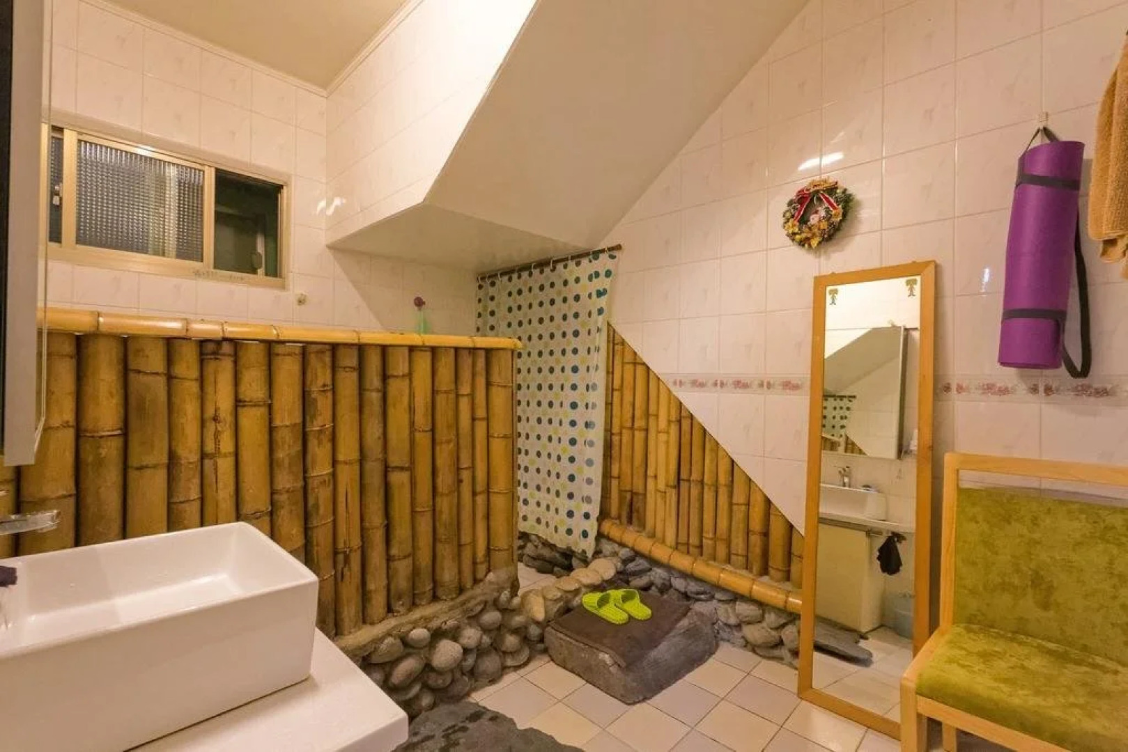 Coffee houses ethnic language