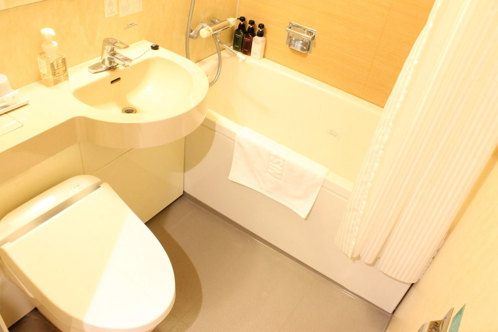 Отель Nishitetsu Inn Shinjuku