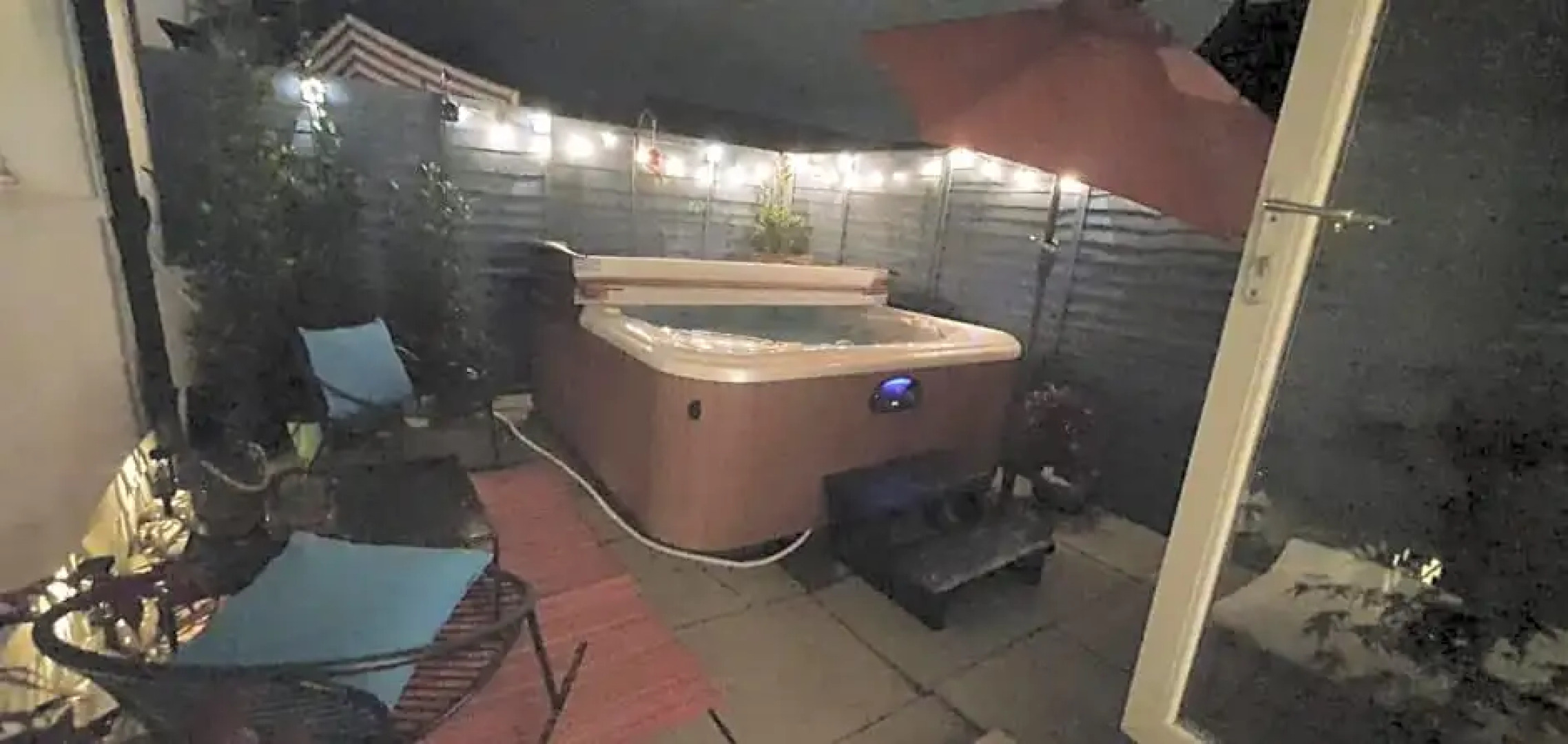 The Orange Fox Lux Room and Hot Tub at The Grumpy Schnauzer Guest House