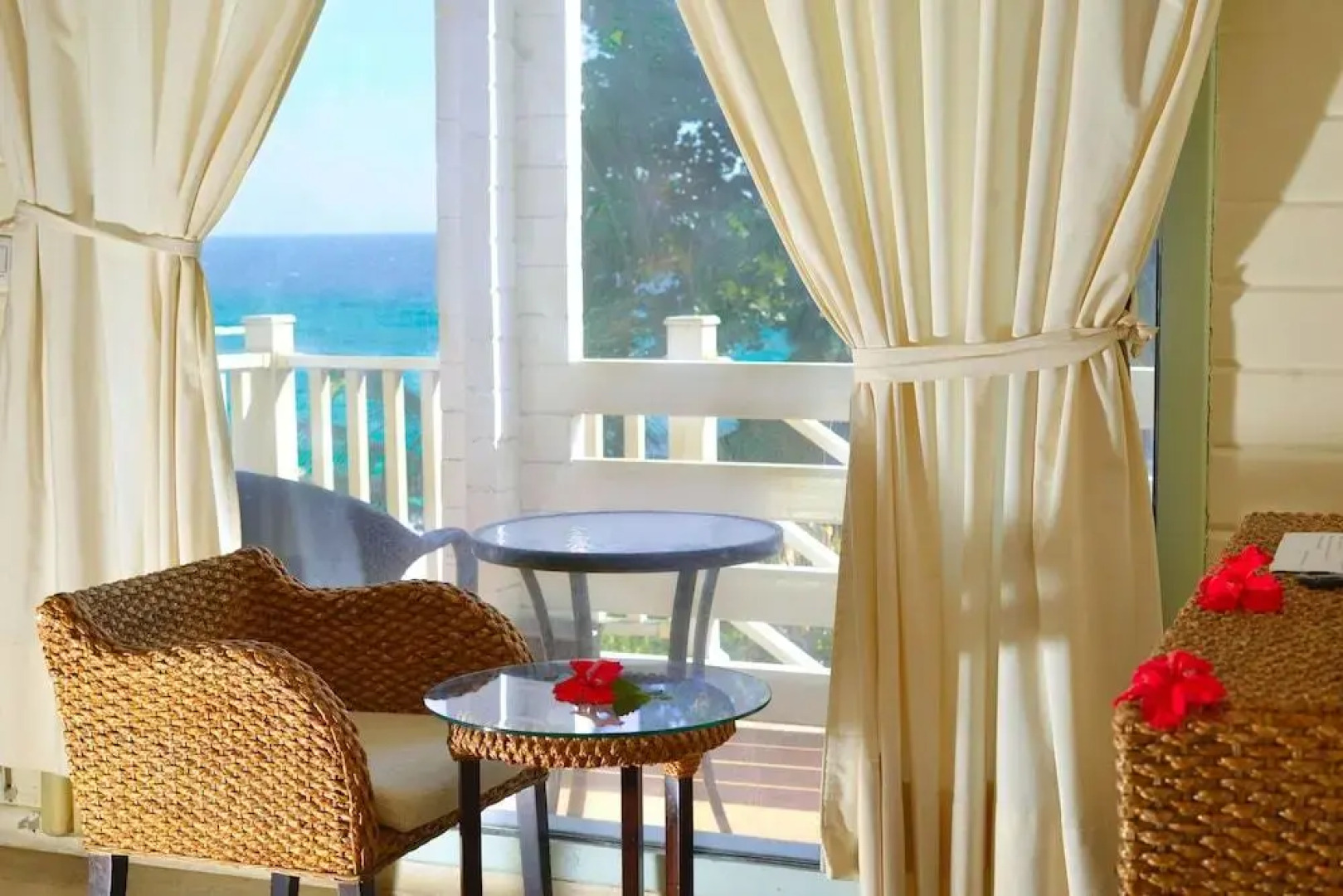 Cristal Itsandra Beach Hotel