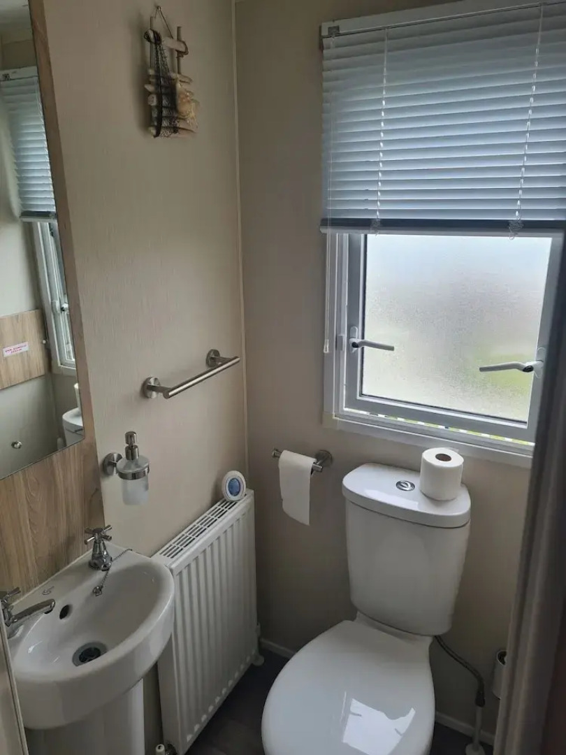 3 Bed Lodge - Sleeps 6 - Parking - Pets - Wifi