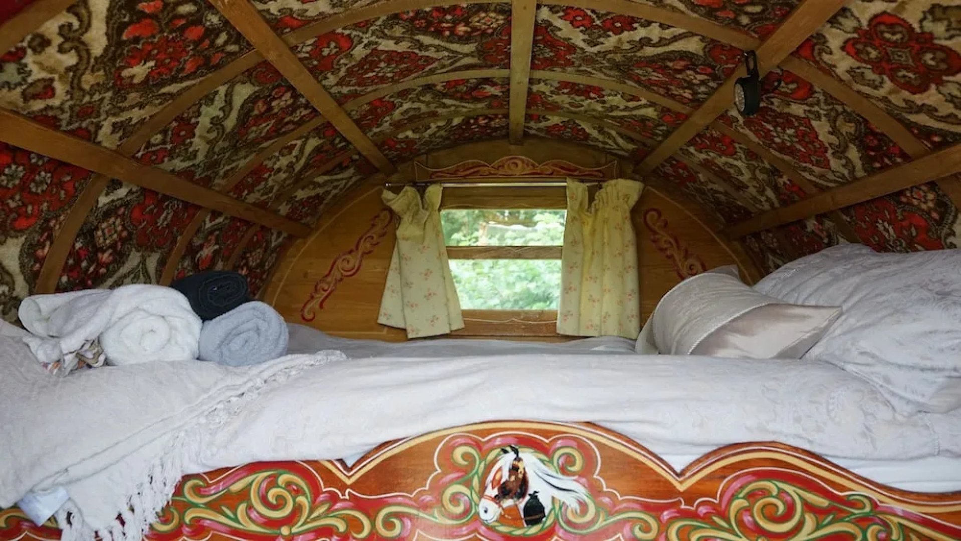 Islay @ Westcote Glamping-Campsite