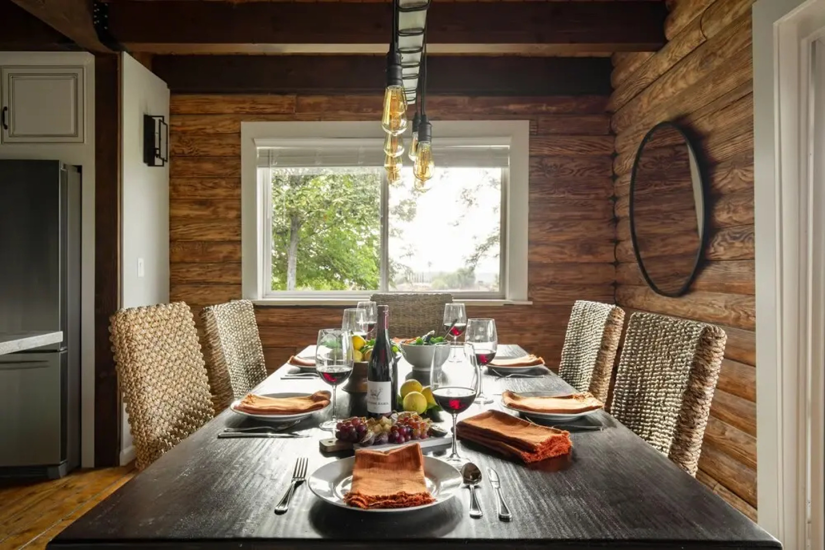 Chateau Syrah by Avantstay Picturesque Estate w/ Pool, Hot Tub, Pool Table & Table Tennis New Pickleball Court + Basketball Hoop