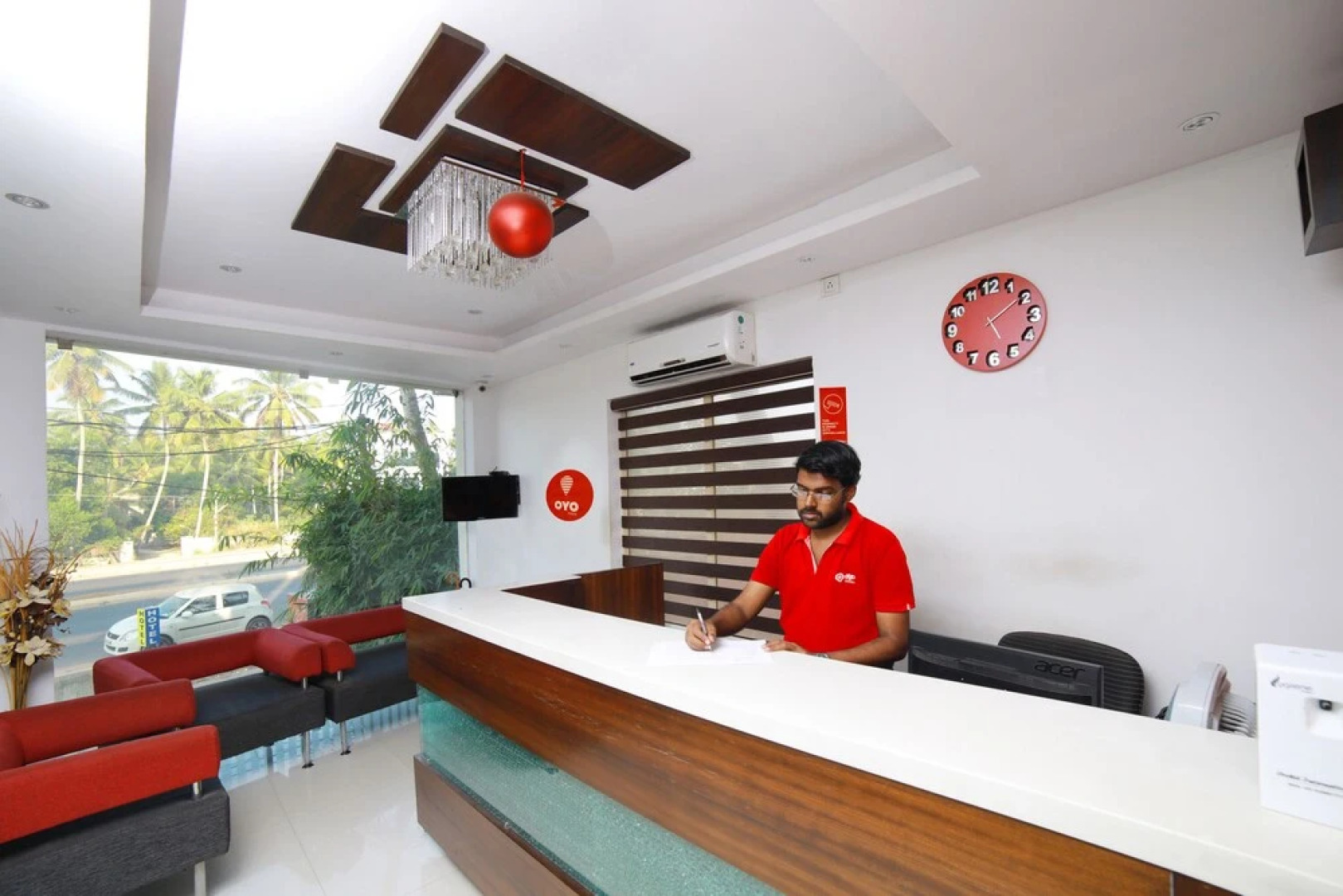 OYO 2300 Hotel The Platinum Inn