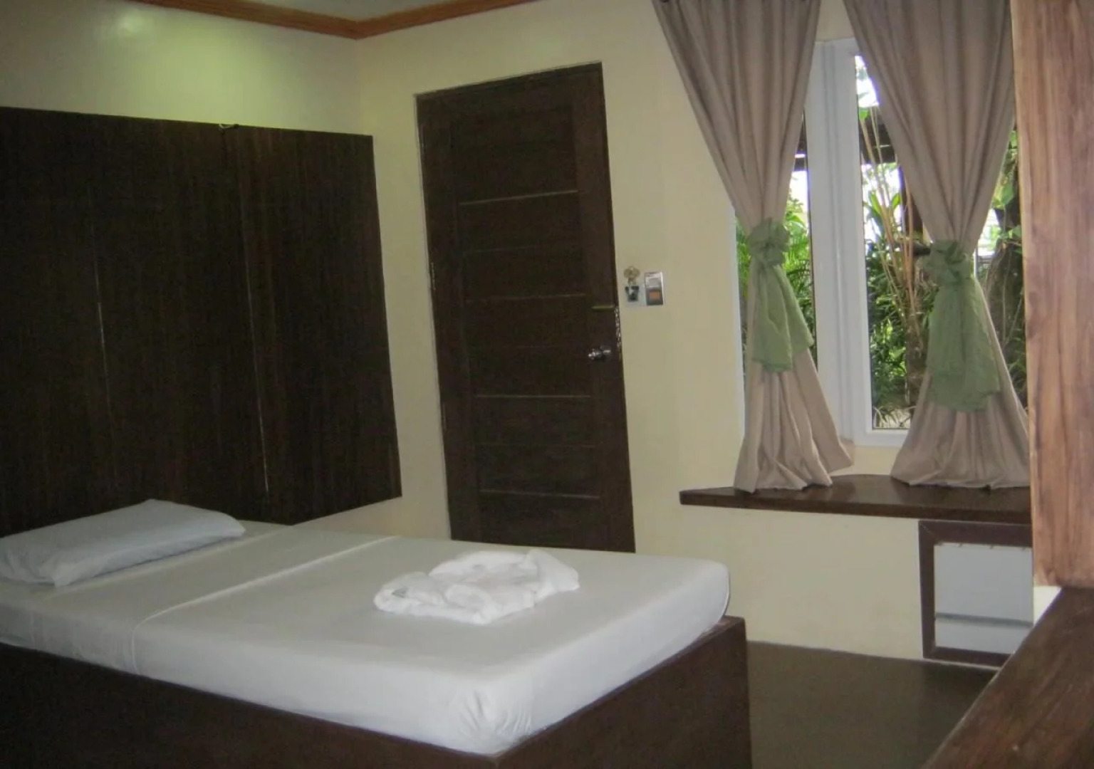 Sikatuna Beach Hotel