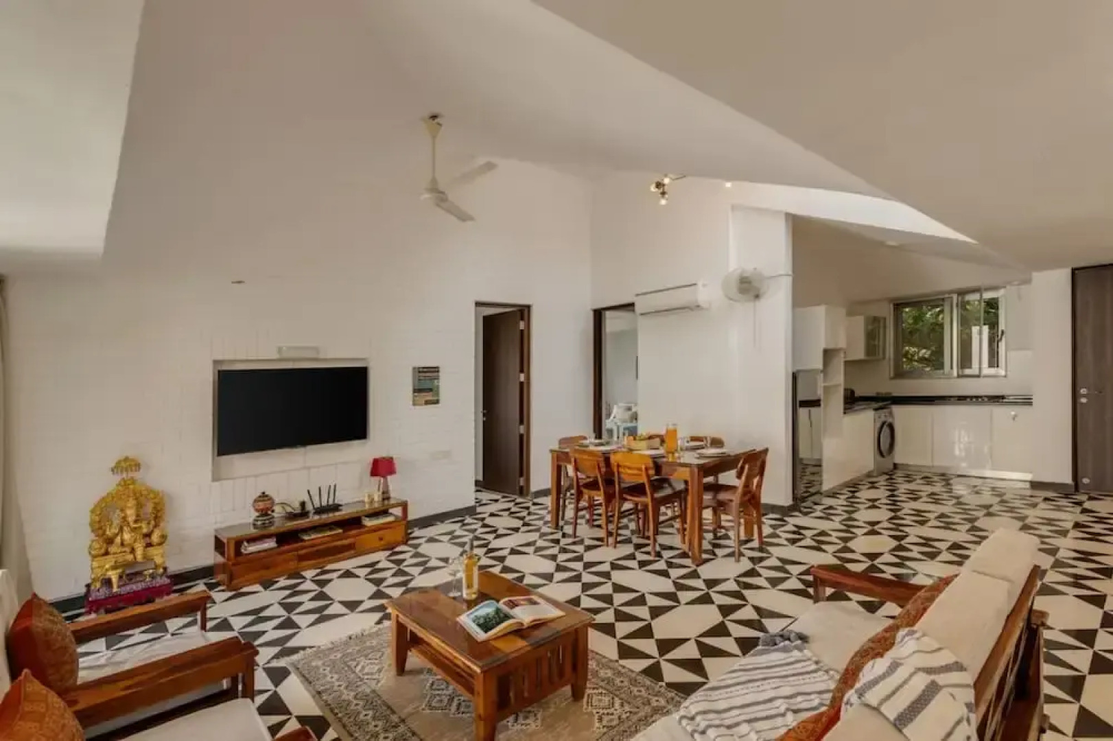 El Arbol by Hireavilla - 2BR w Rooftop Pool Nerul