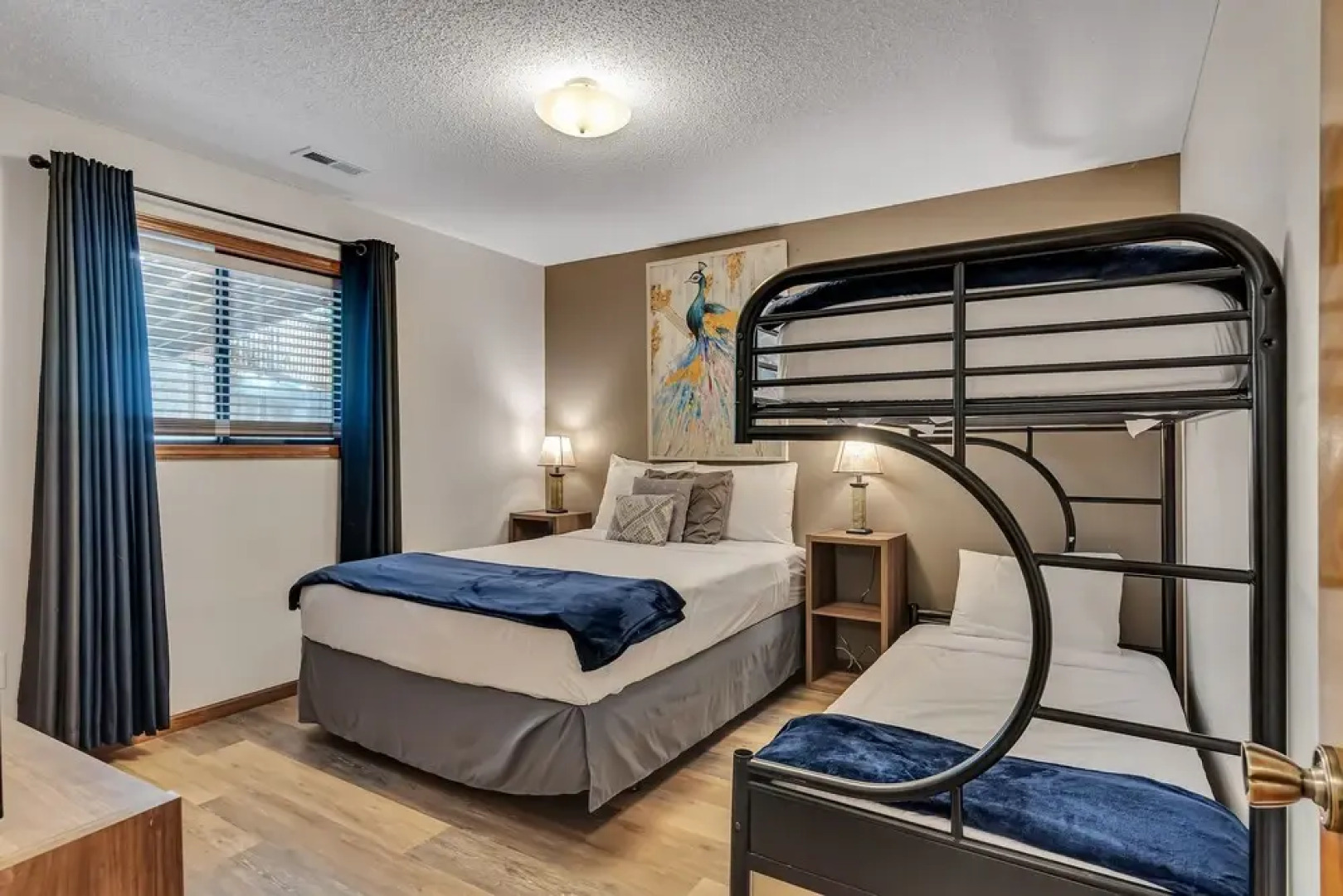 Wildwood Wonder 2 Bedroom Condo by Redawning