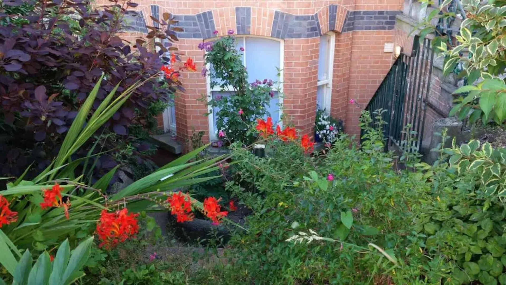 Claremount Apartments