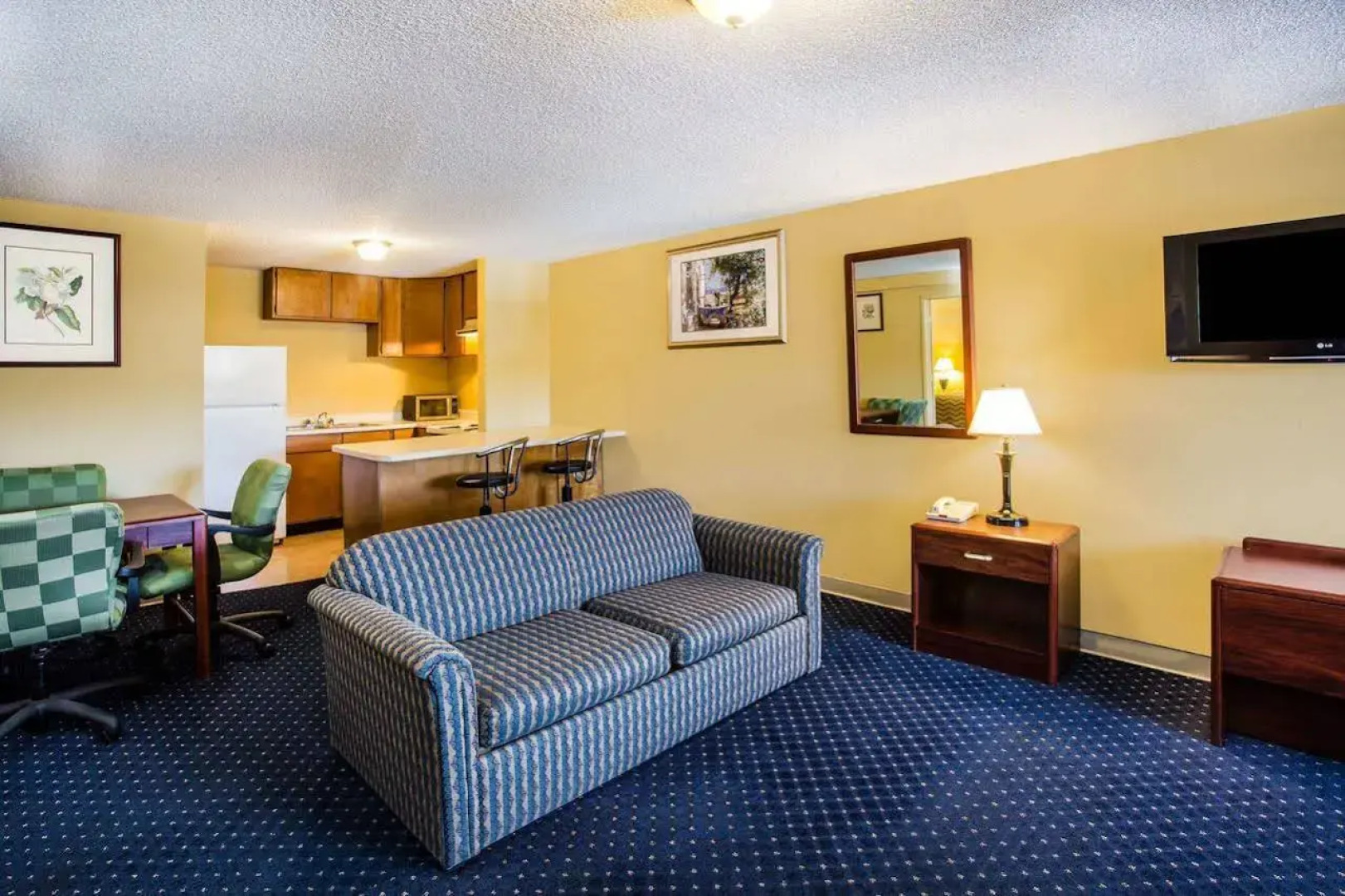 Travelodge by Wyndham Tacoma Near McChord AFB