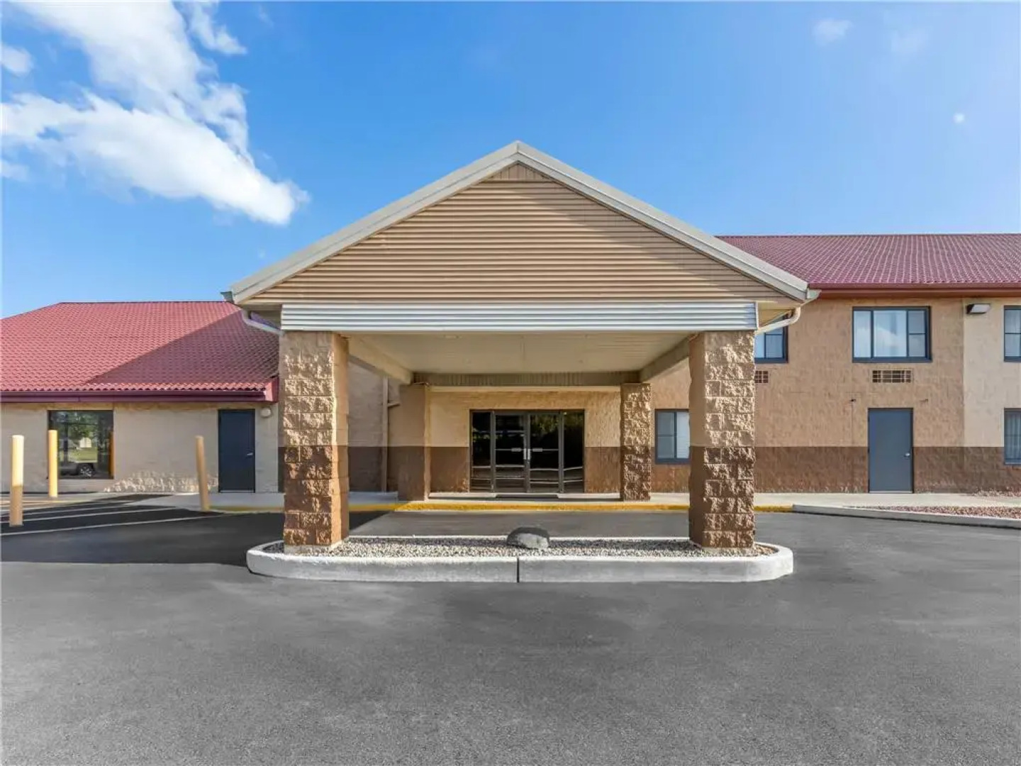 Super 8 by Wyndham Sturtevant/Racine