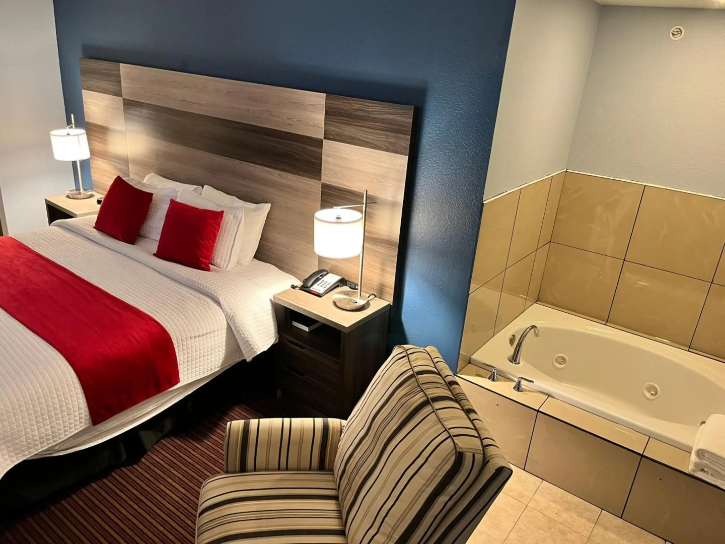 Garnett Hotel & RV Park