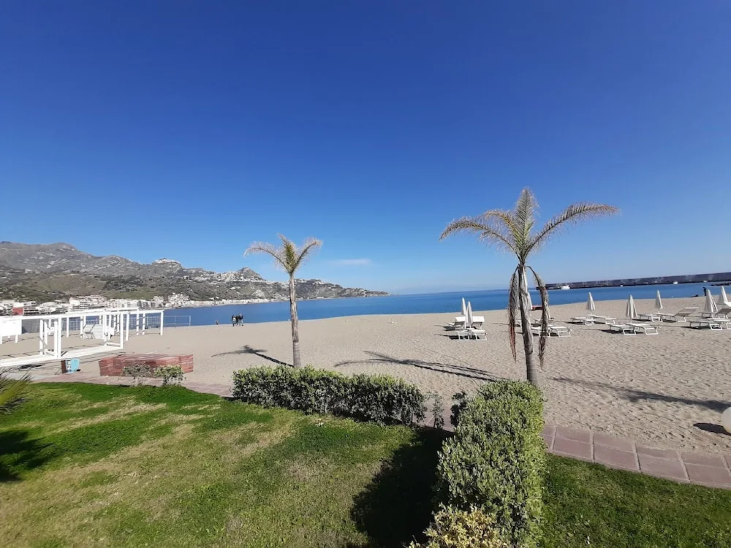 Holiday House in Lungomare Tysandros Giardini Naxos