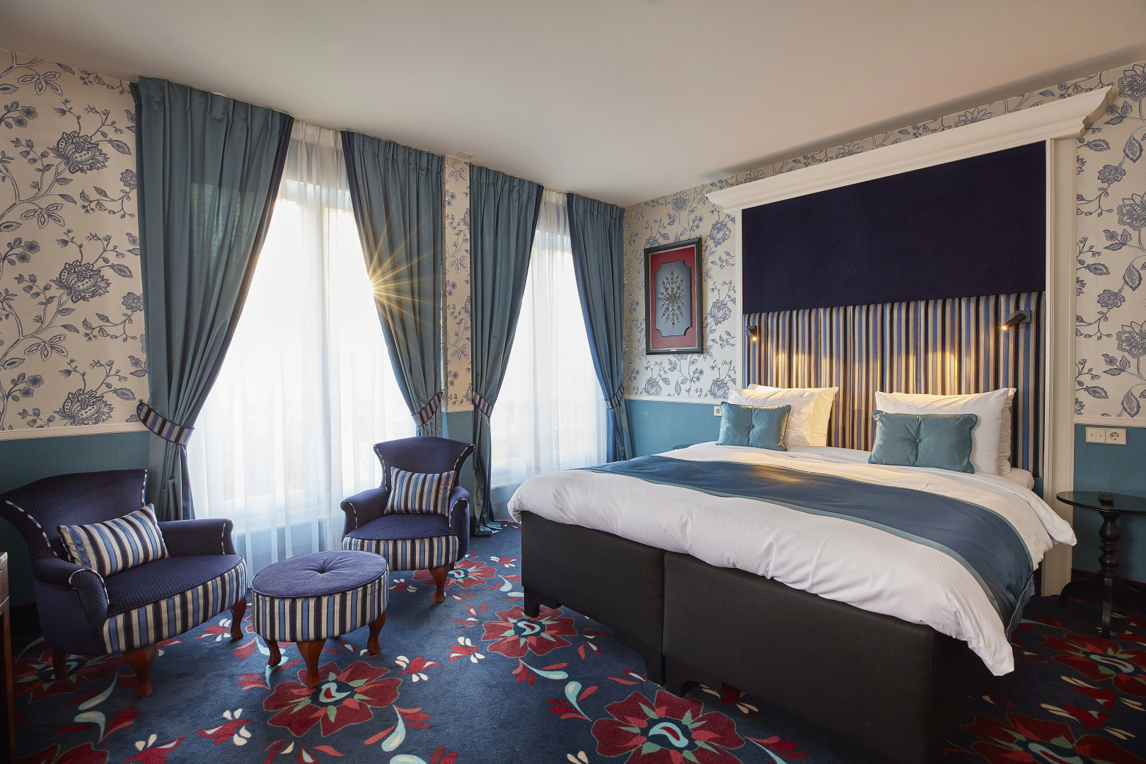 Carlton Ambassador Hotel