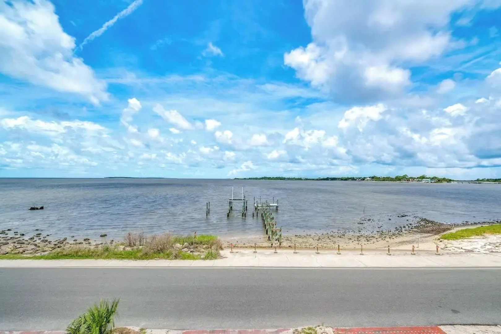 Steps to Beach: Waterfront Cedar Key Home!