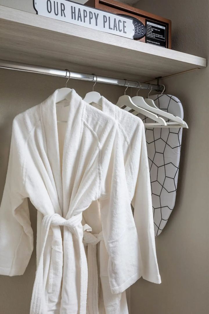 Palazzo Lakeside Hotel