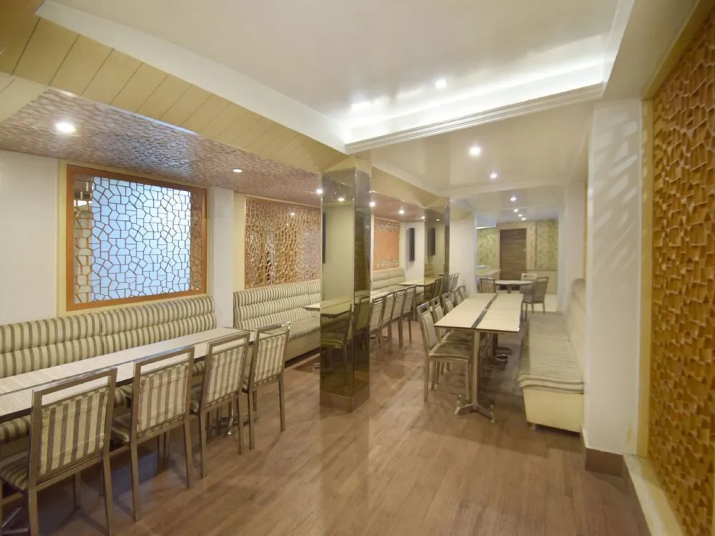 OYO 6138 Hotel Majestic Grand