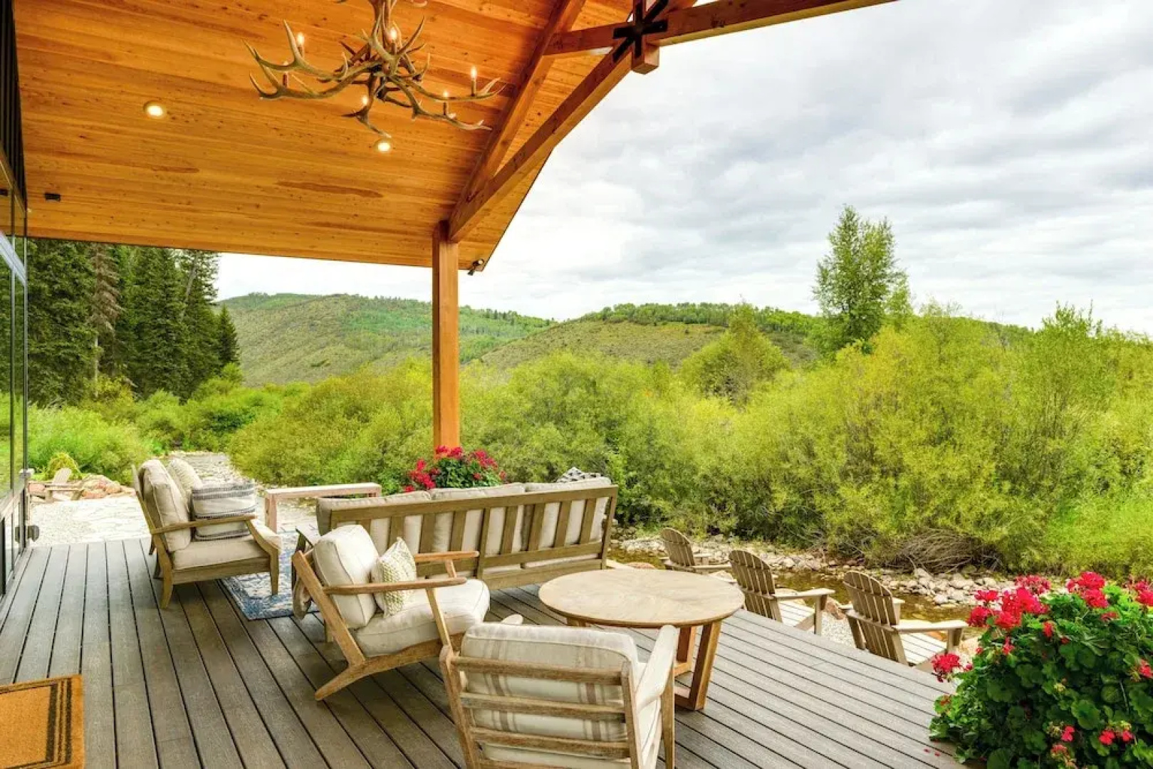 Modern Turnerville Cabin w/ Hot Tub & Scenic Views