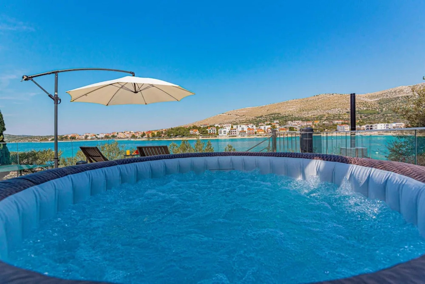 Amazing Home in Grebastica With Wifi and 4 Bedrooms