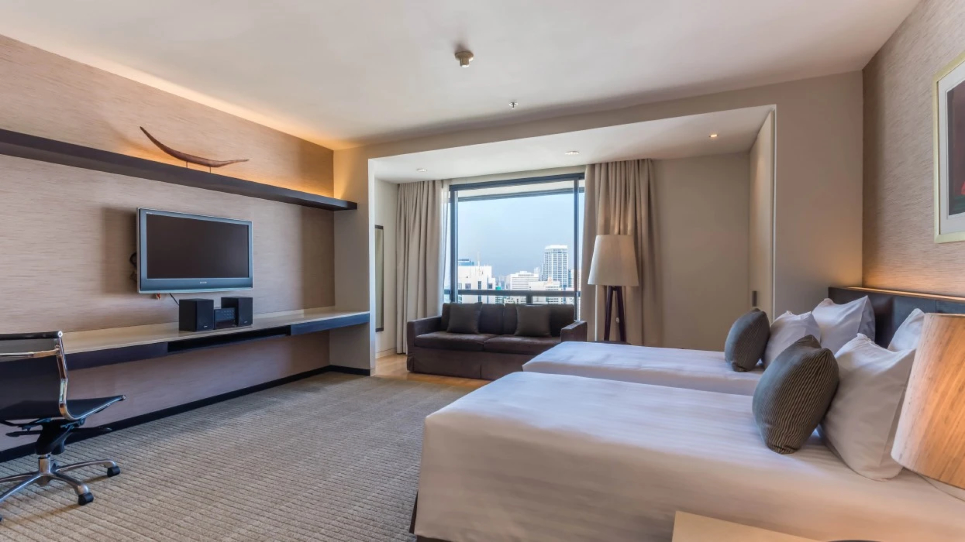 Emporium Suites by Chatrium