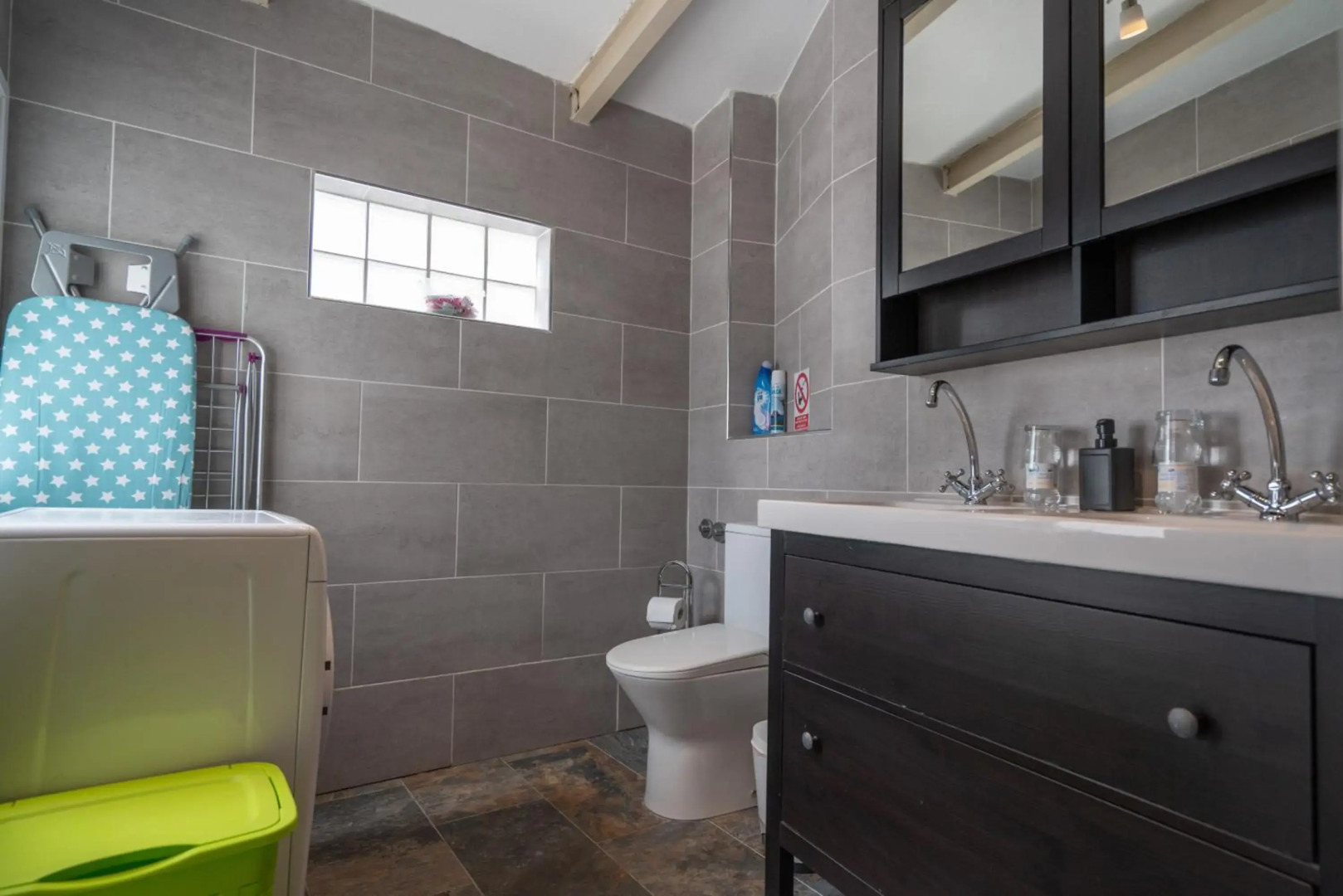 Spectacular Cave with two large terraces (70m2) by the sea